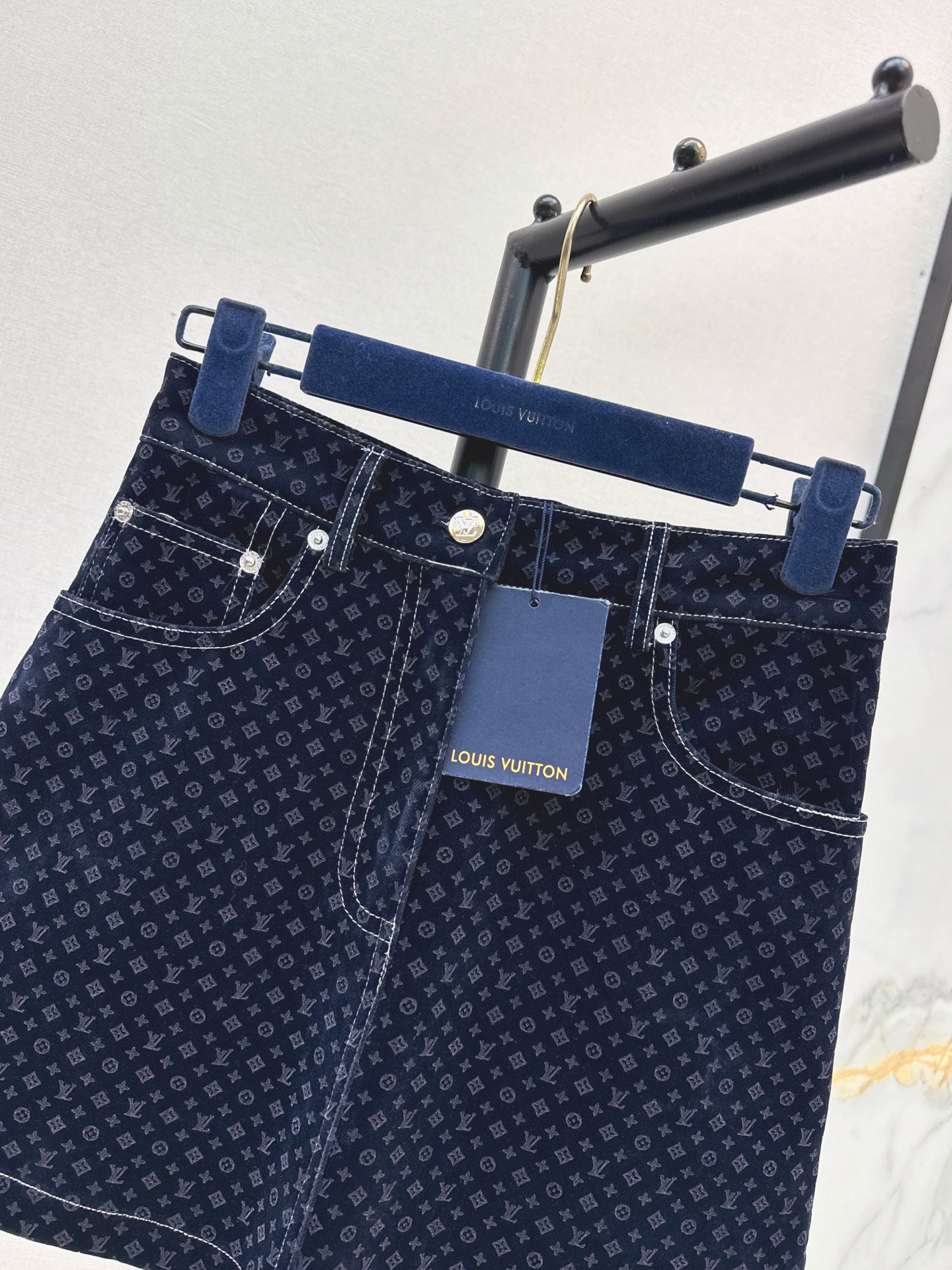 Loui 26fw velvet mini skirt