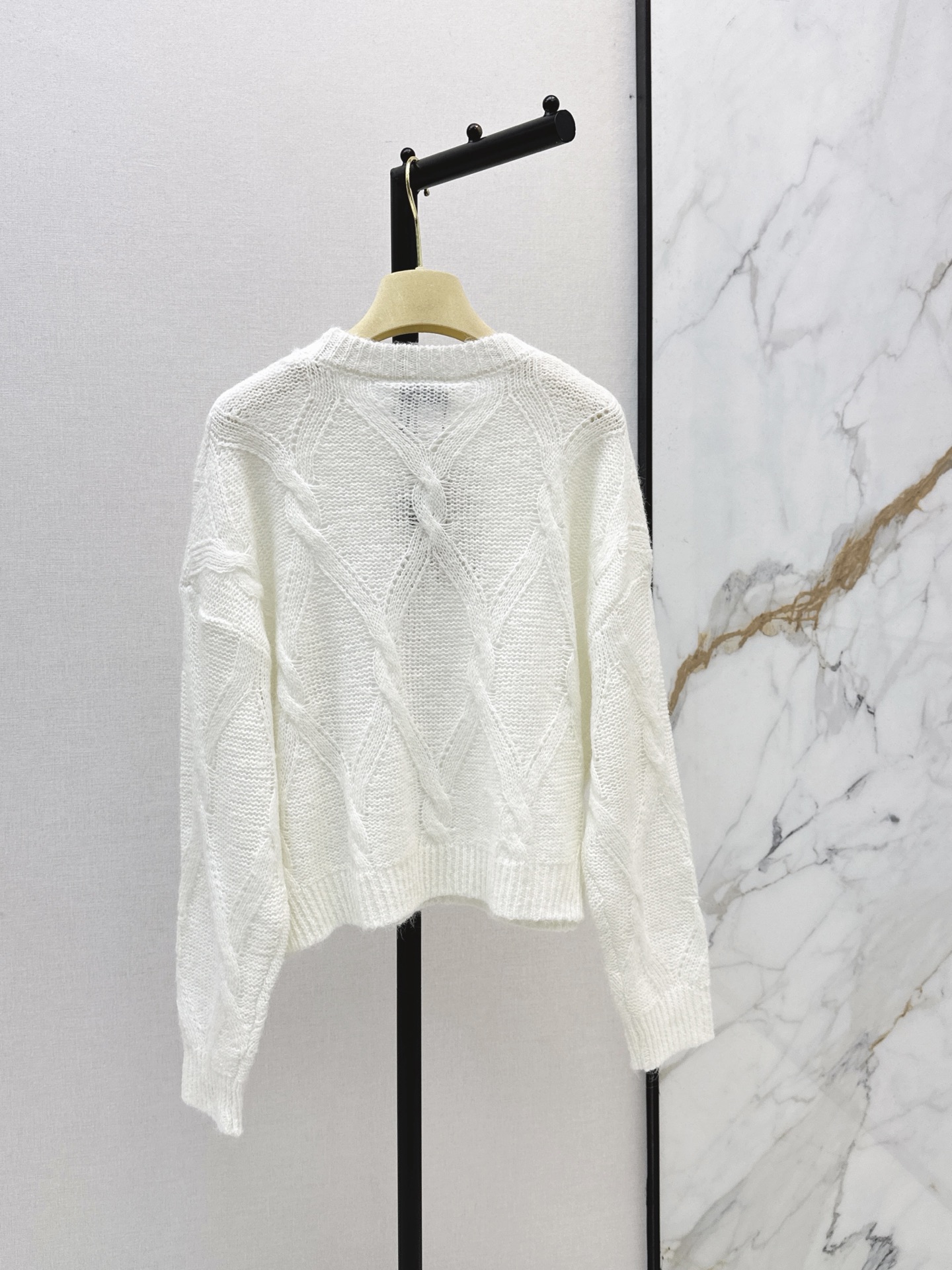 Miu 26fw letter embroidery sweater