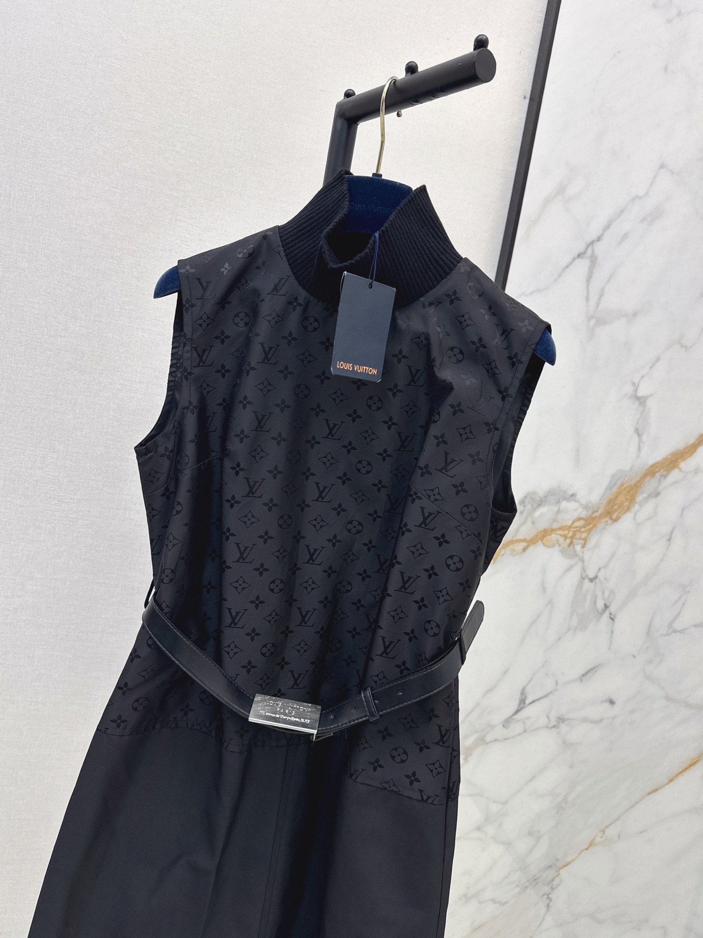 Loui 26fw belted sleeveless dress