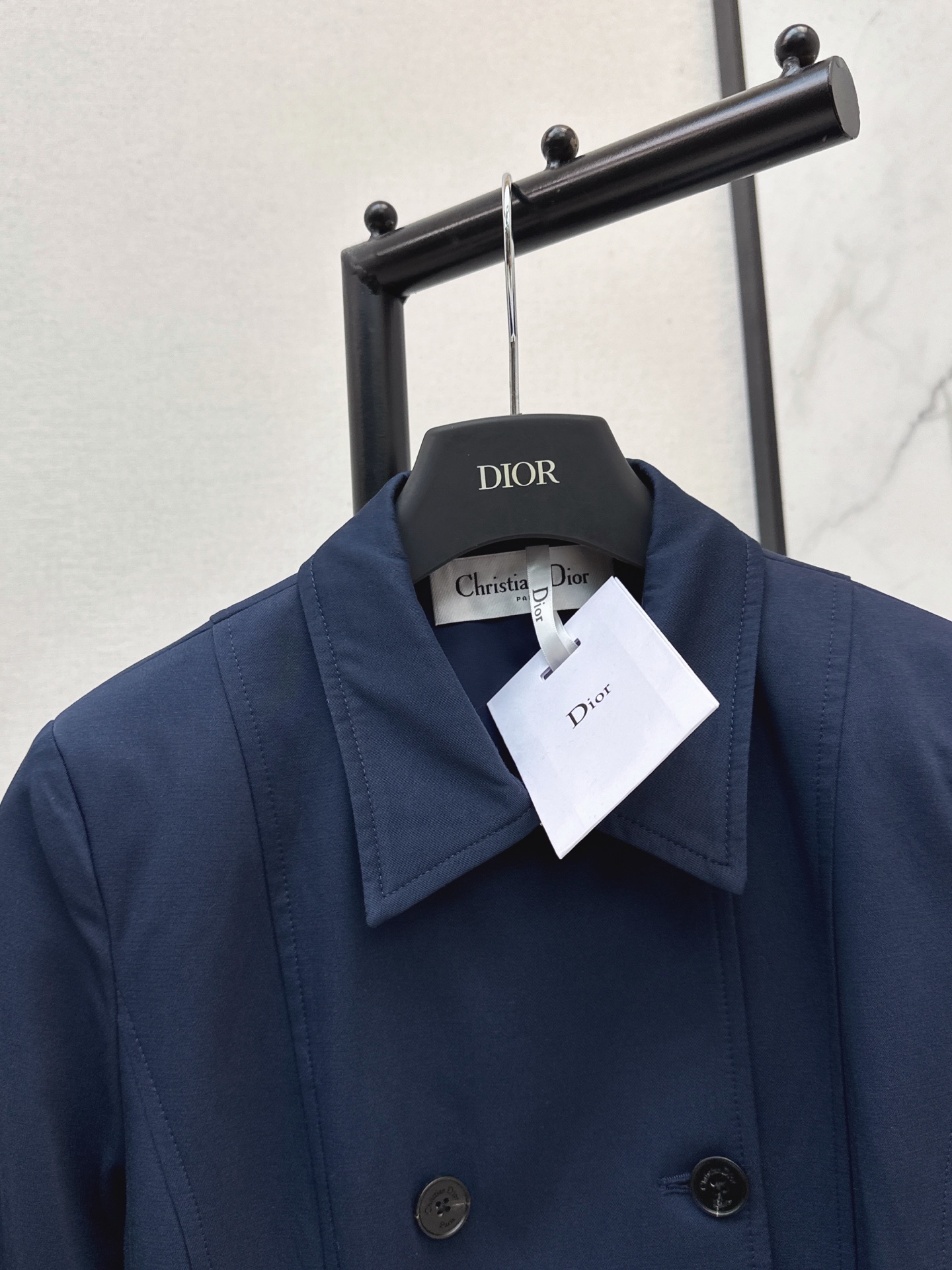 CD 26fw cropped trench coats