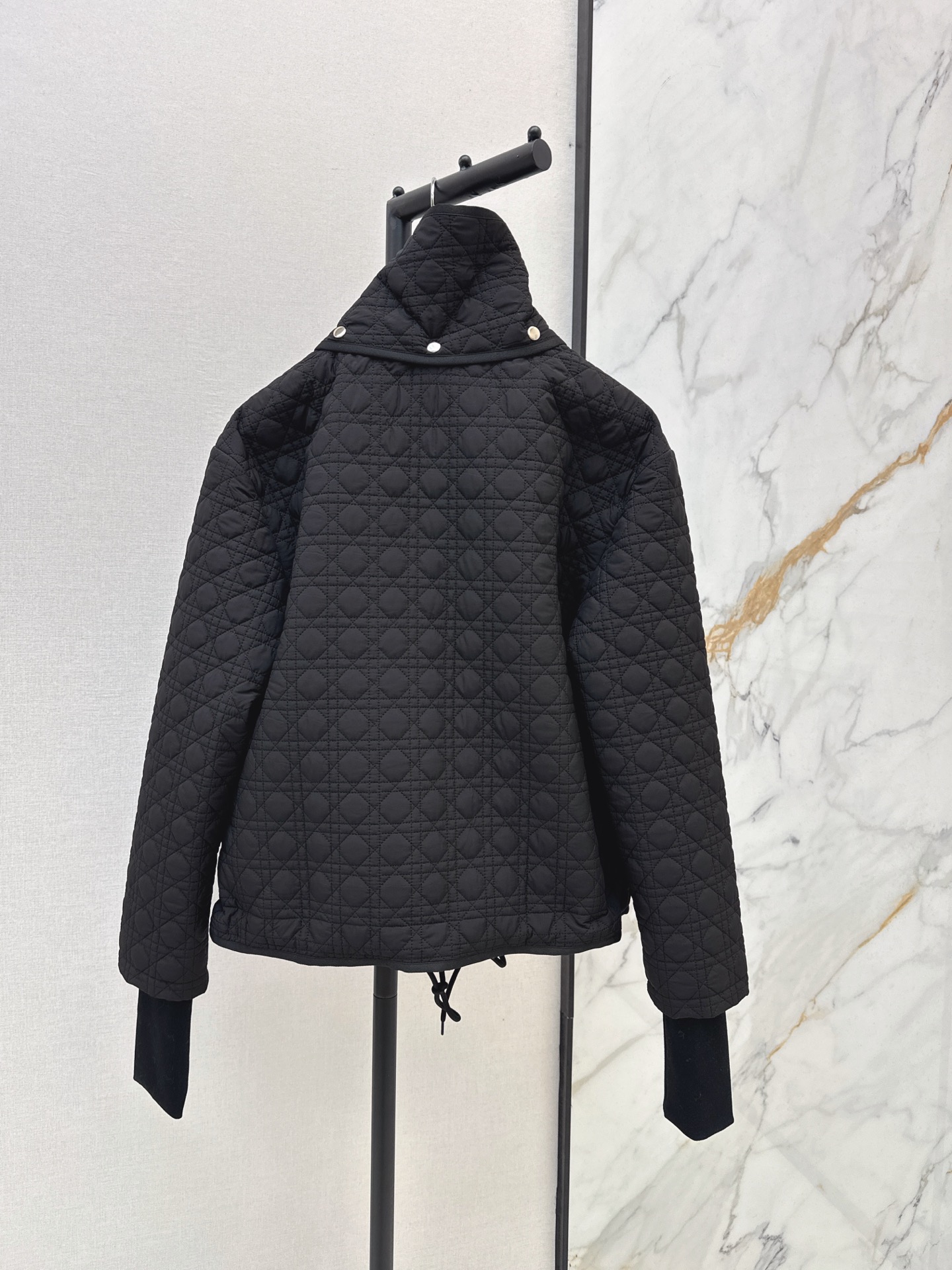 CD 26fw diamond-quilted jacket with scarf collar