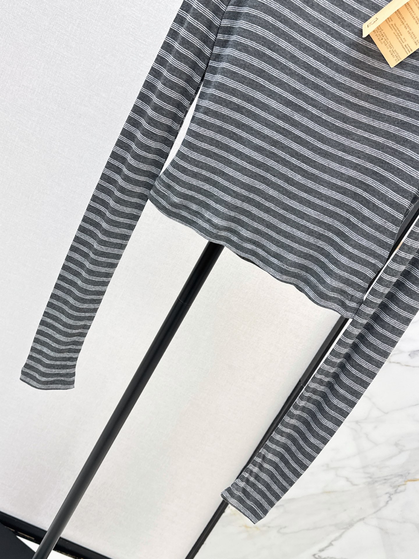 Miu 26fw off shoulder top