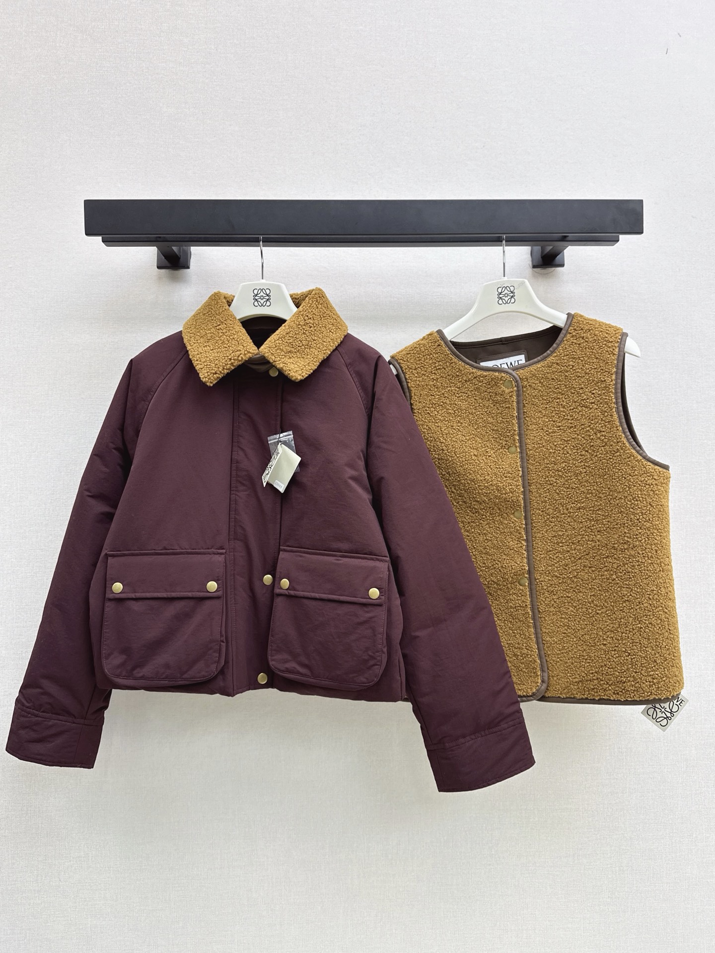 Loe 26fw sherpa-collar down jackey with detachable teddy-fleece vest
