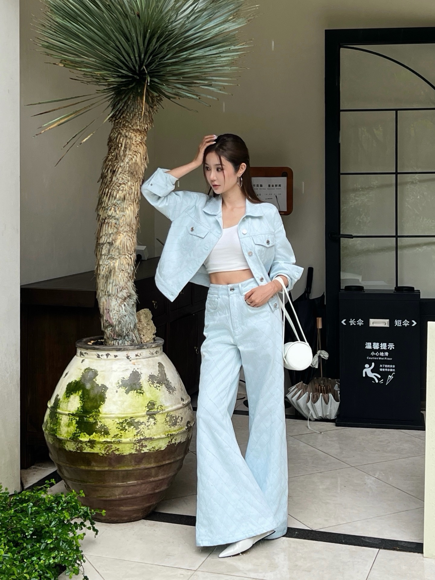 Chan 26fw embroidery jeans