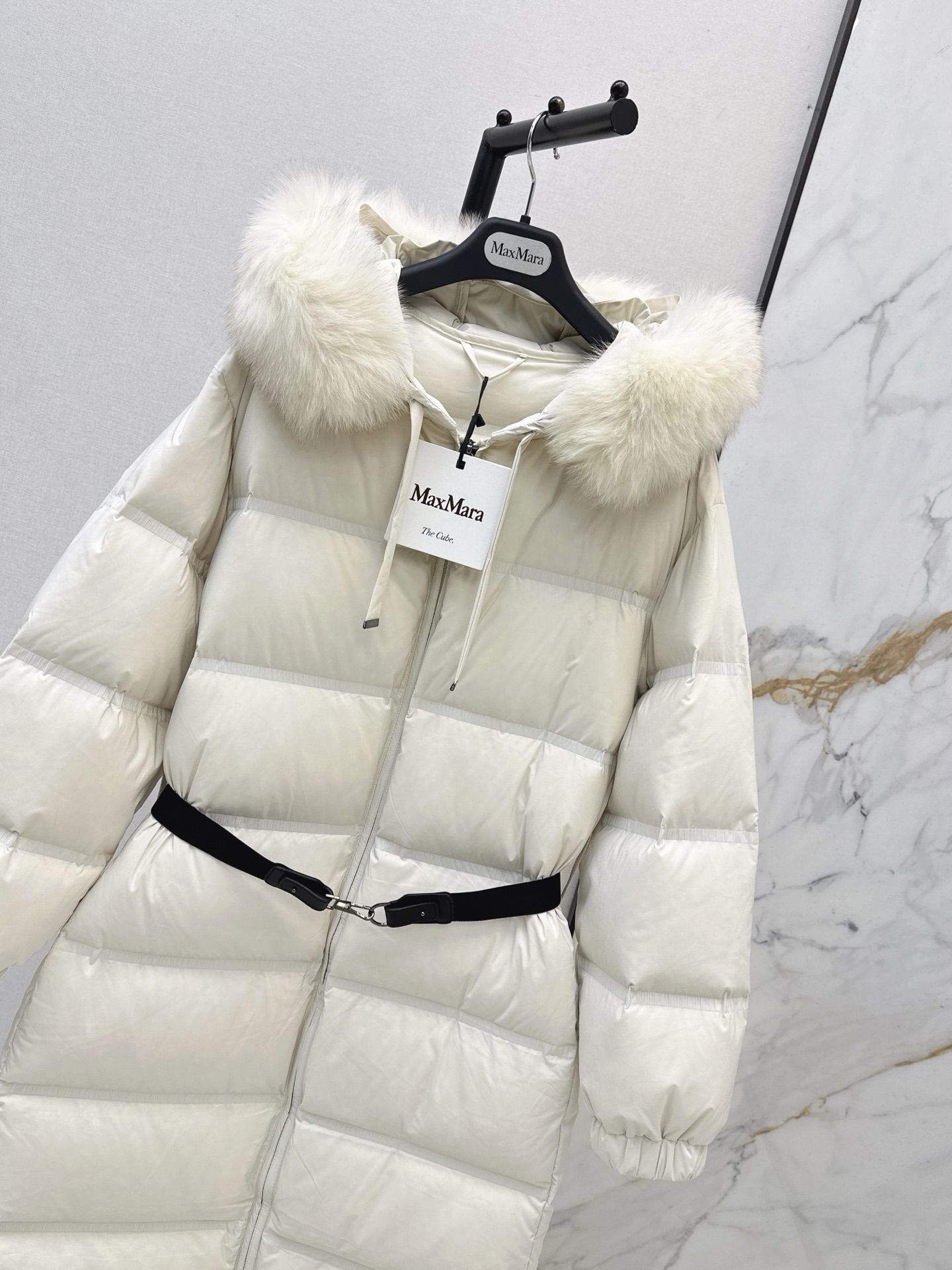 Max 26fw long belted hooded down jacket