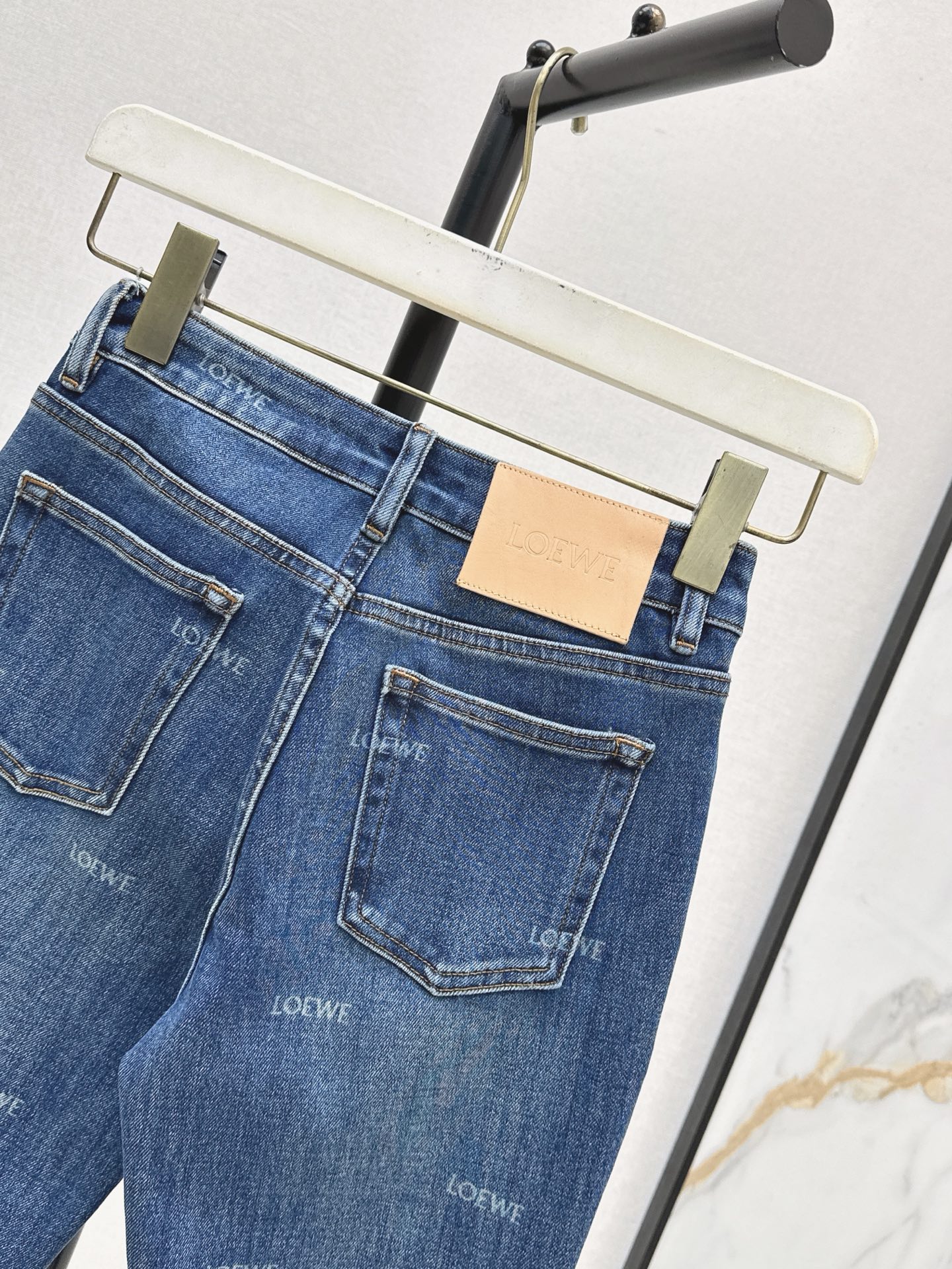 Loe 26fw fit-slim jeans