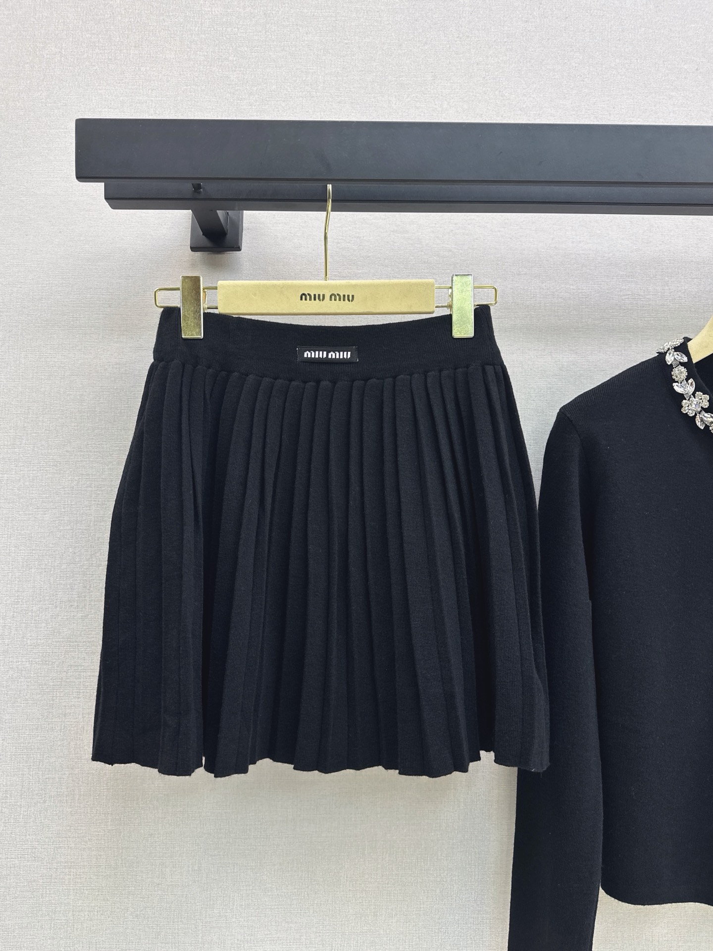 Miu 26fw rhinestone knit cardigan pleated skirt sets