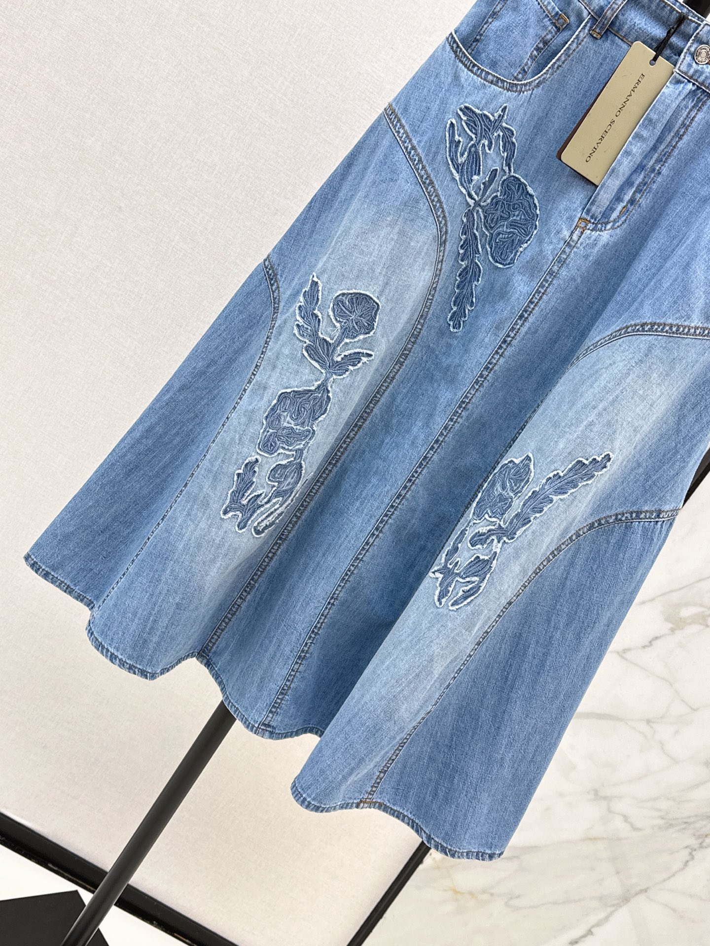 ES 26fw embroidery denim skirt
