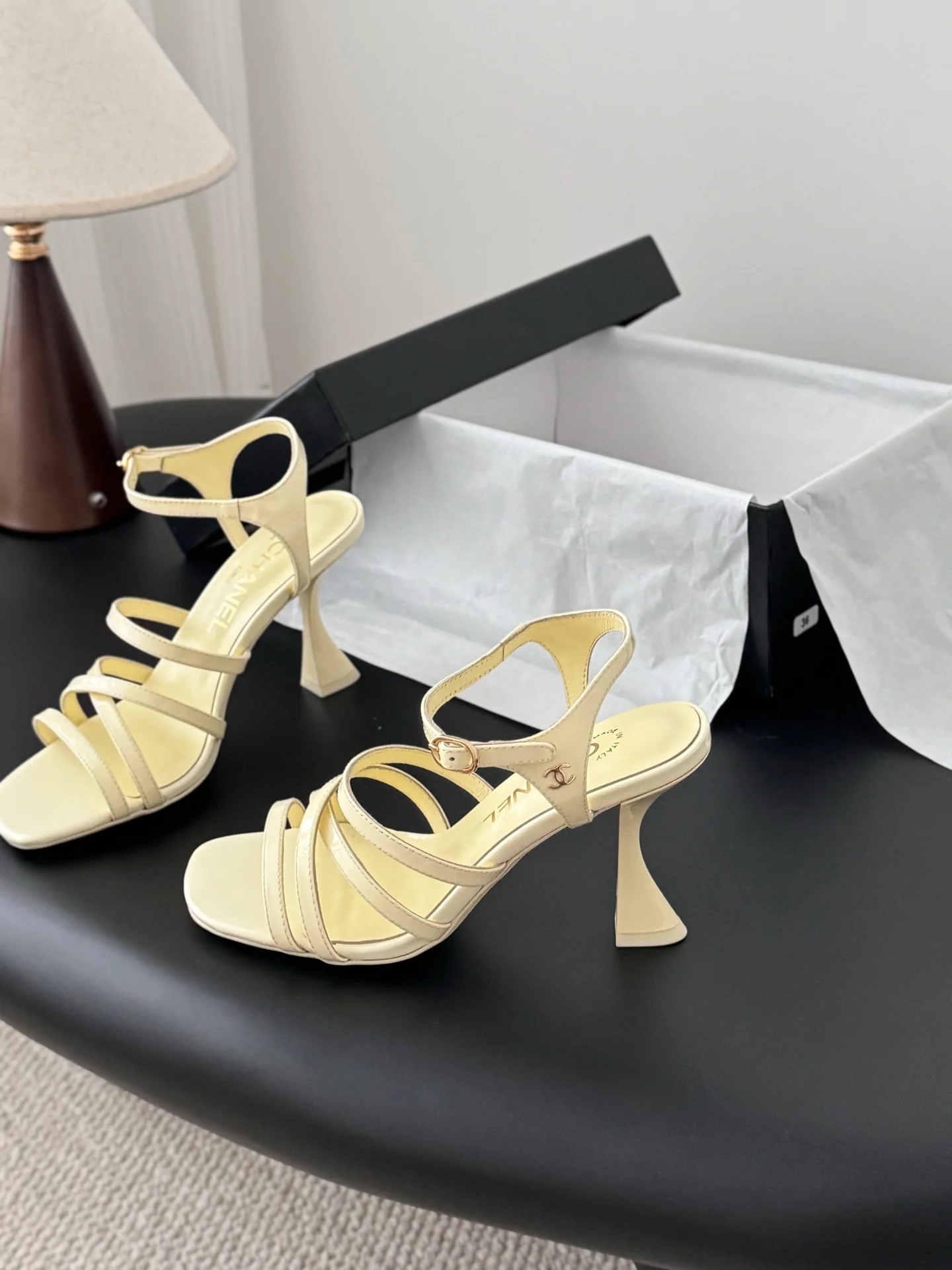 Chan 25fw high heel sandals
