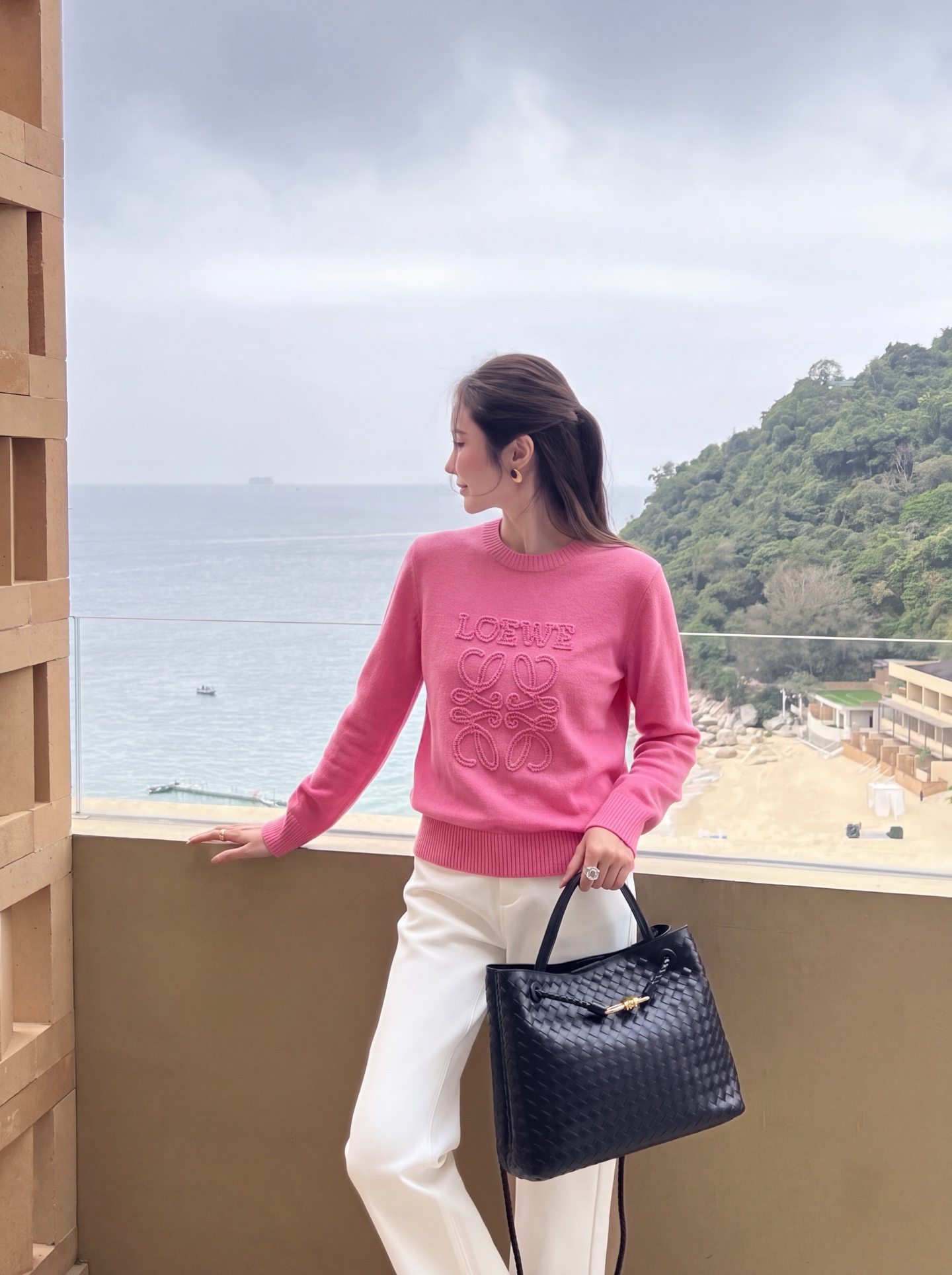 Loe 26fw embroidery sweater