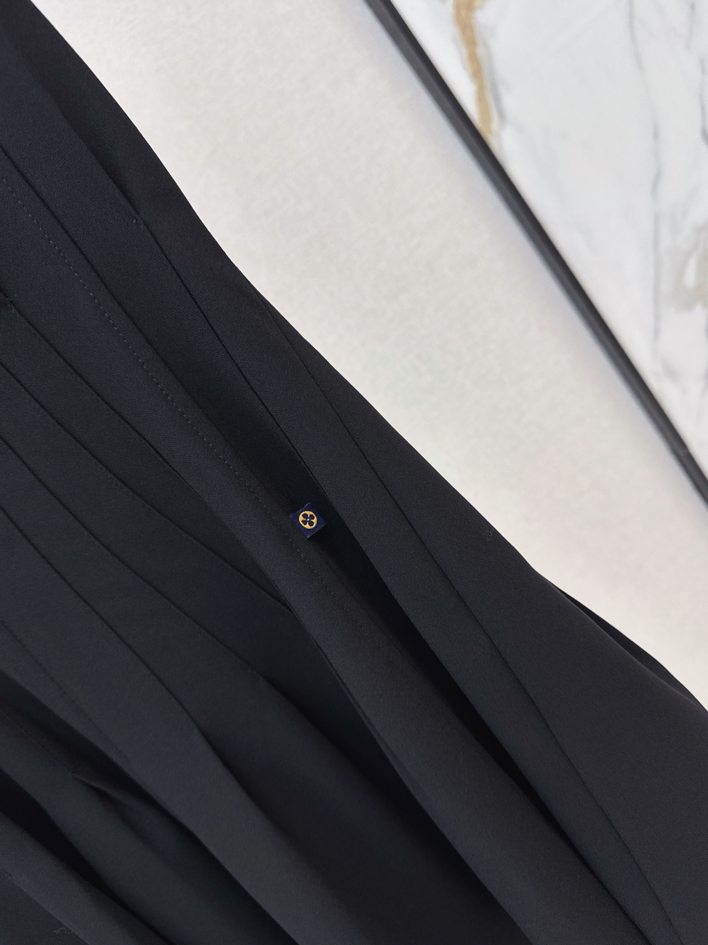 Loui 26fw sleeveless ruffle