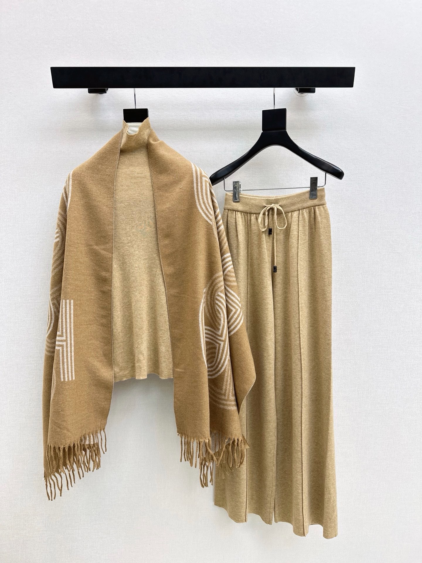 Her 26fw knit knitwear shawls pants sets