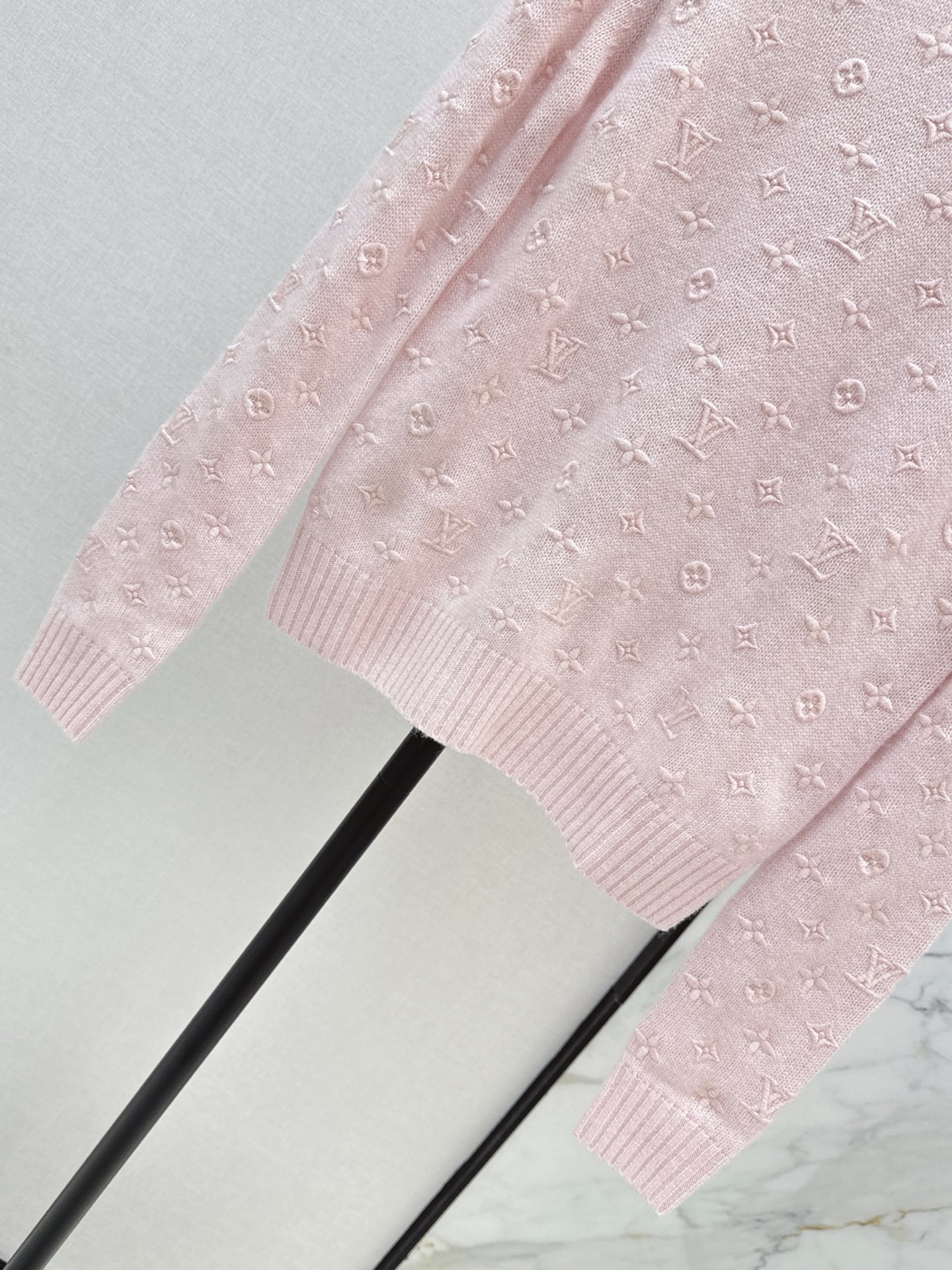 Loui 26fw cashmere sweater