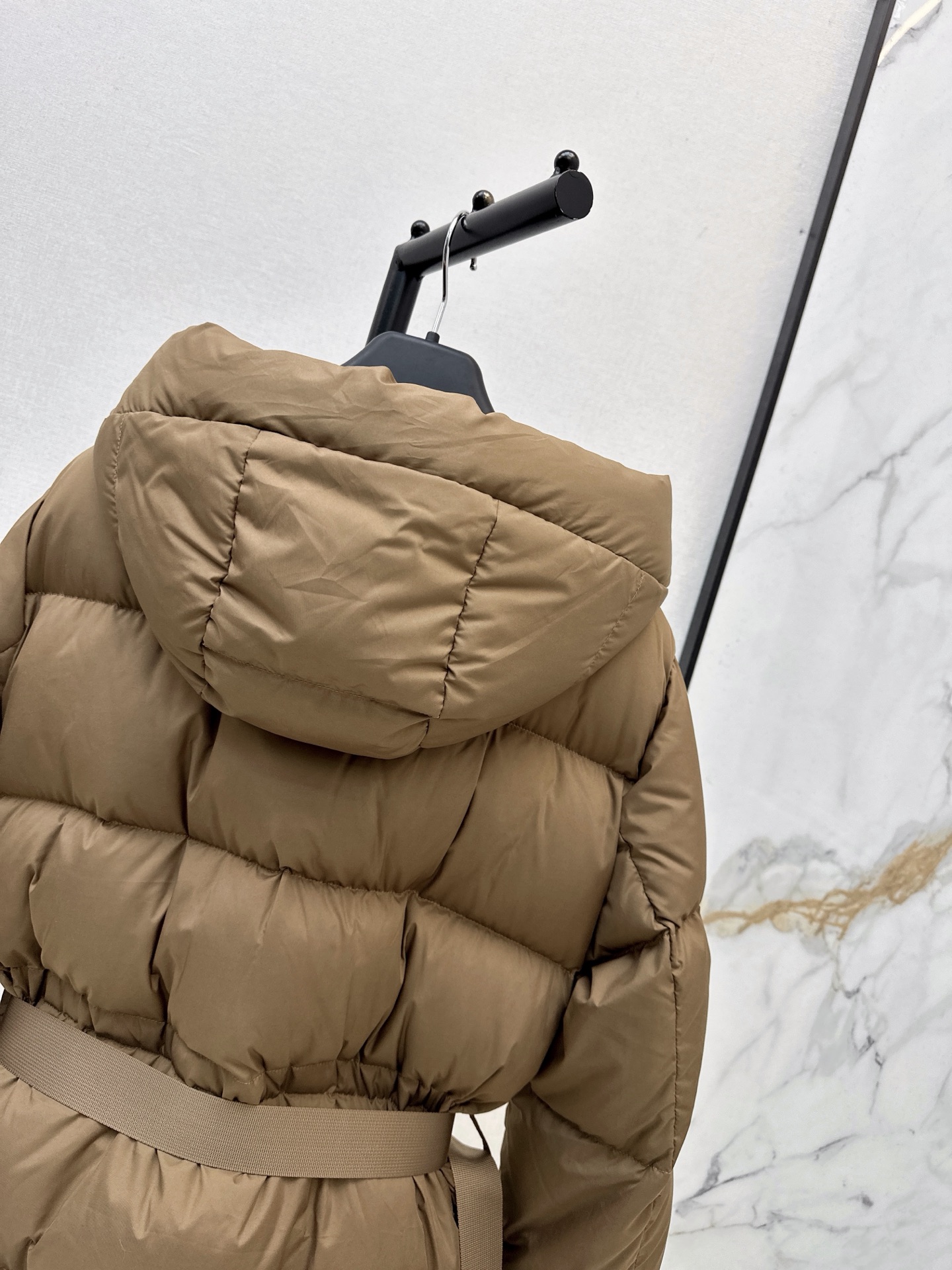 Max 26fw hooded down jacket