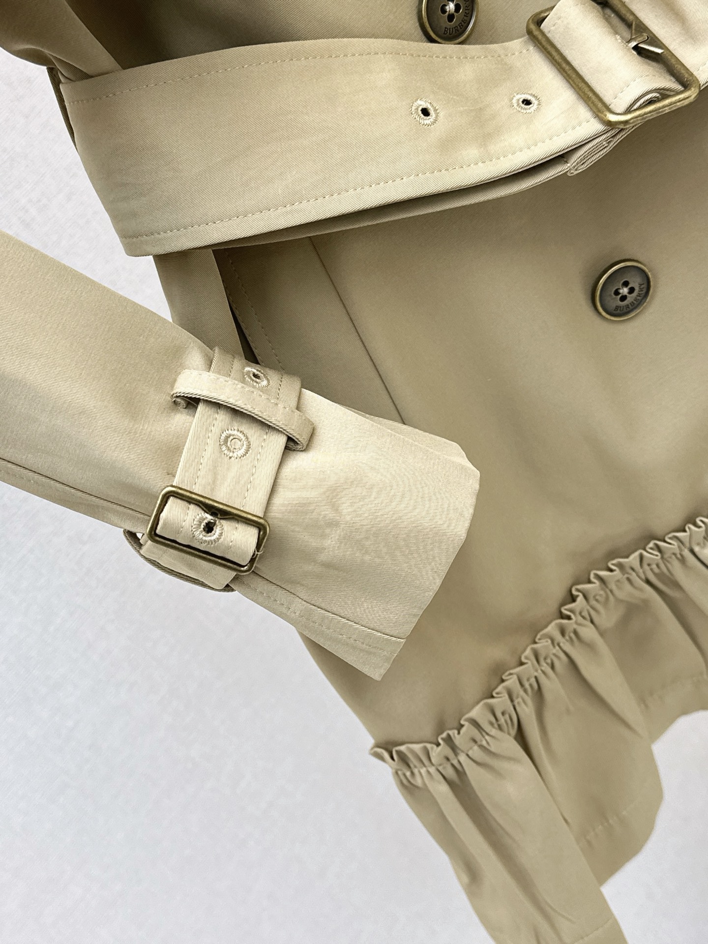 Bur 26fw ruffle trench coats