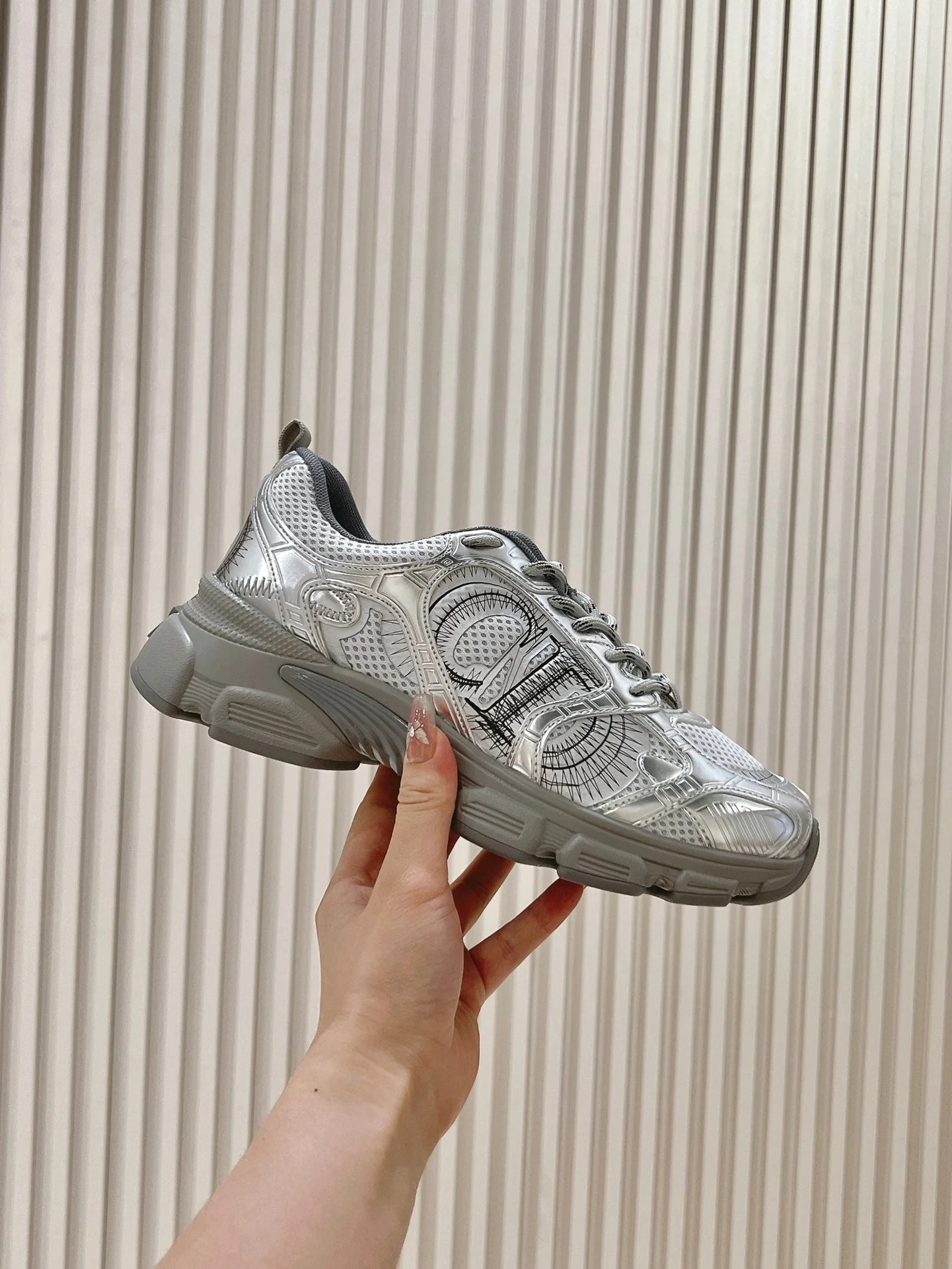D chrono sneaker