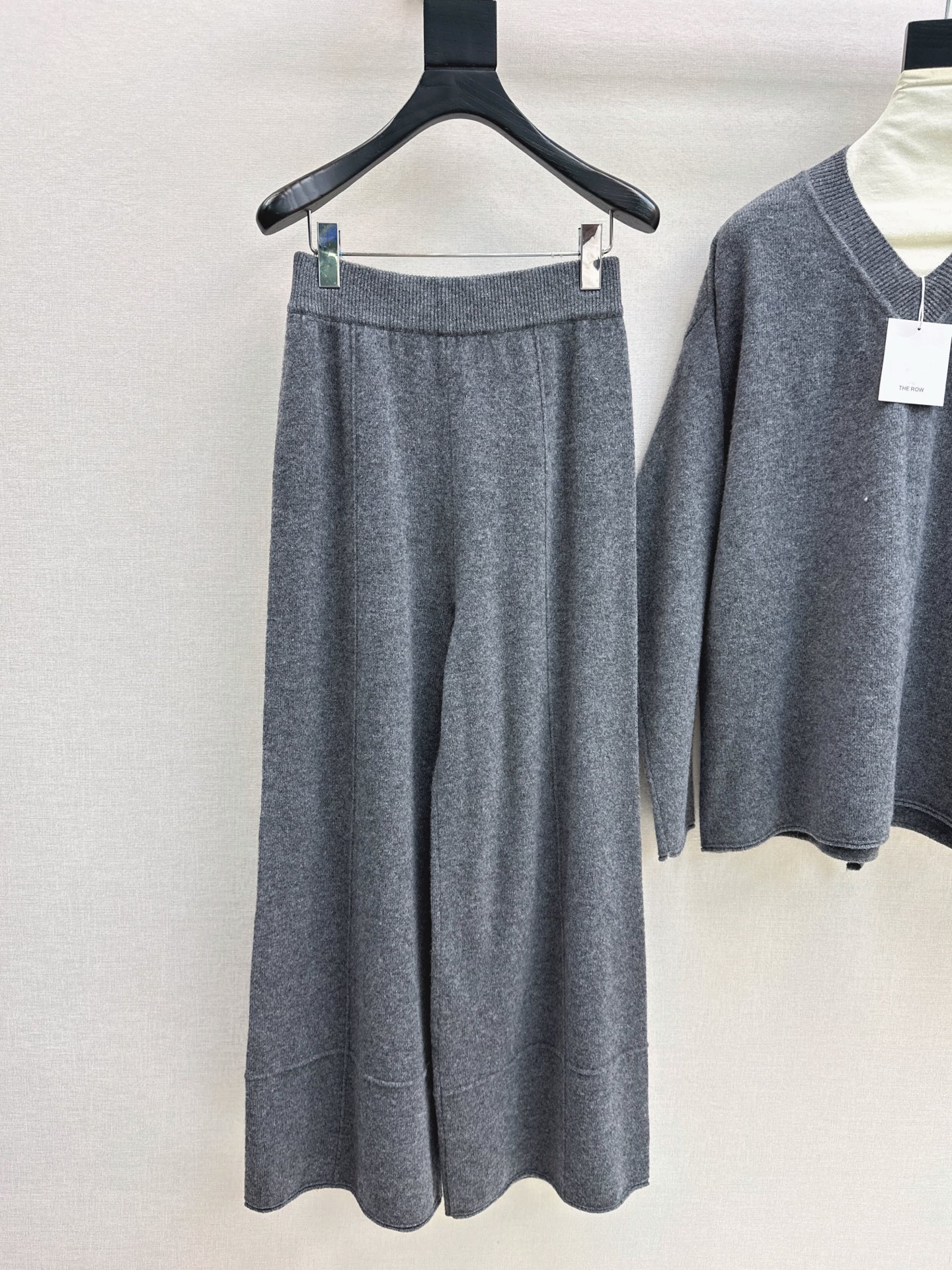 Row 26fw wool cape sweater pants sets