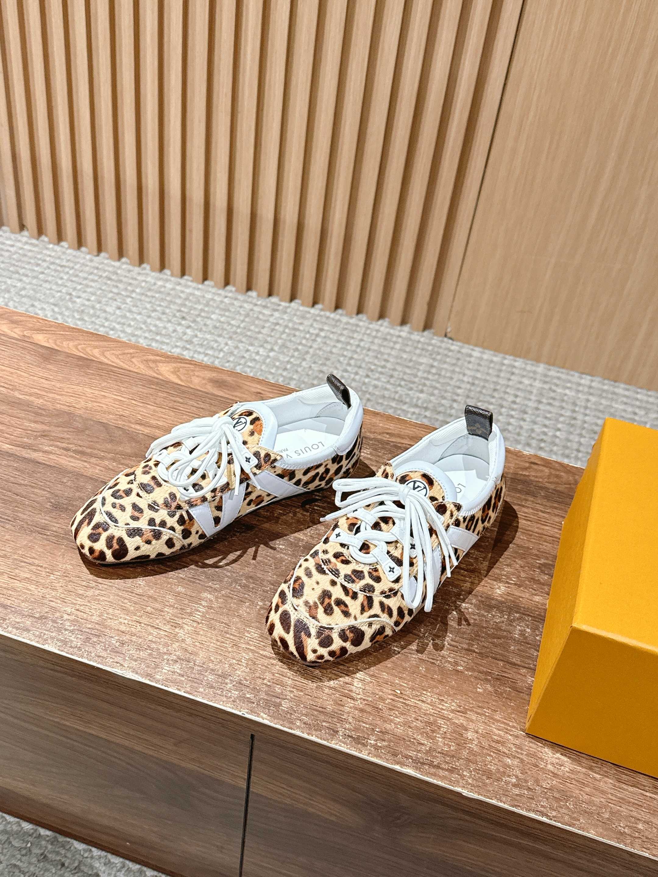 Loui 25fw sneaker