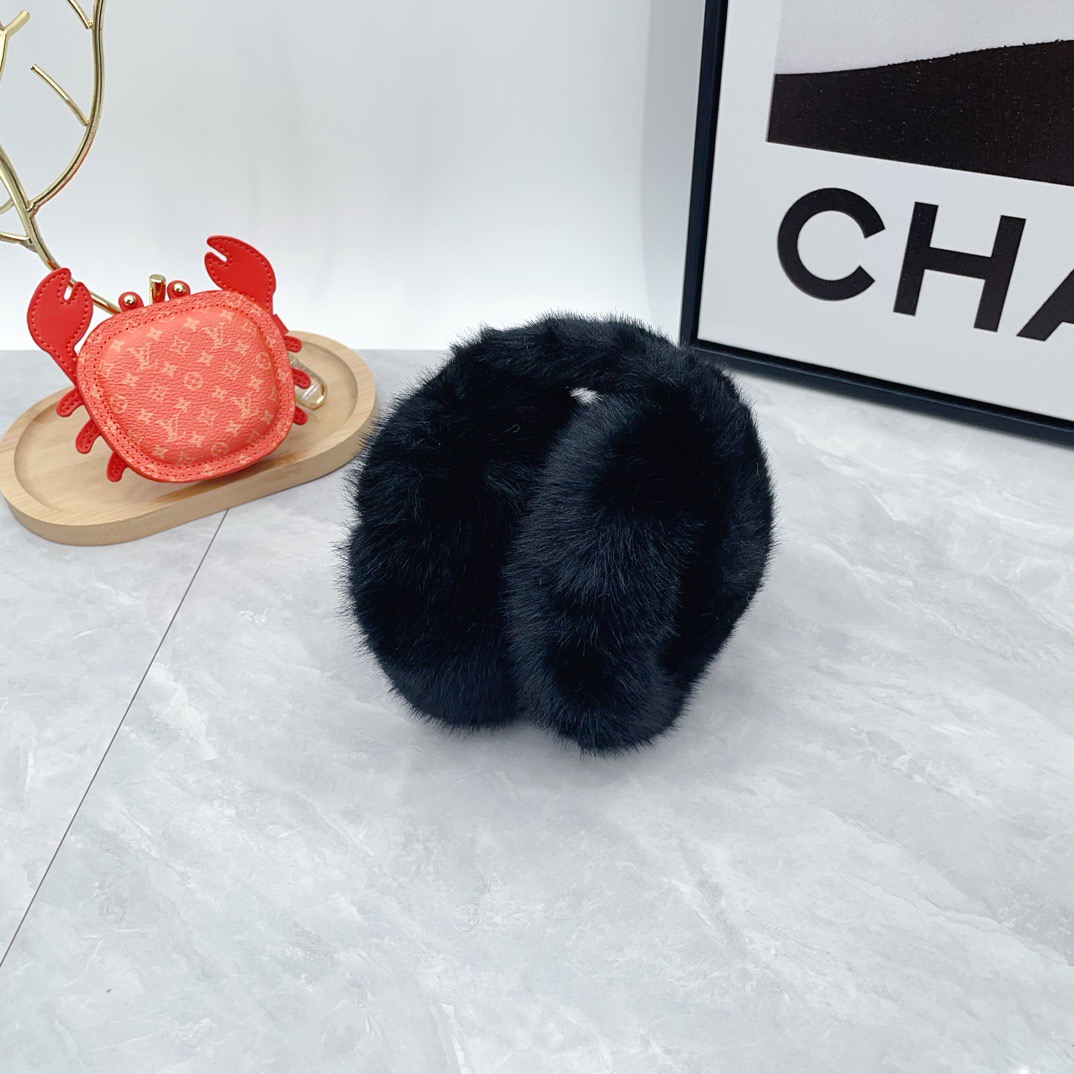 CD 26fw fluffy fur-look earmuffs