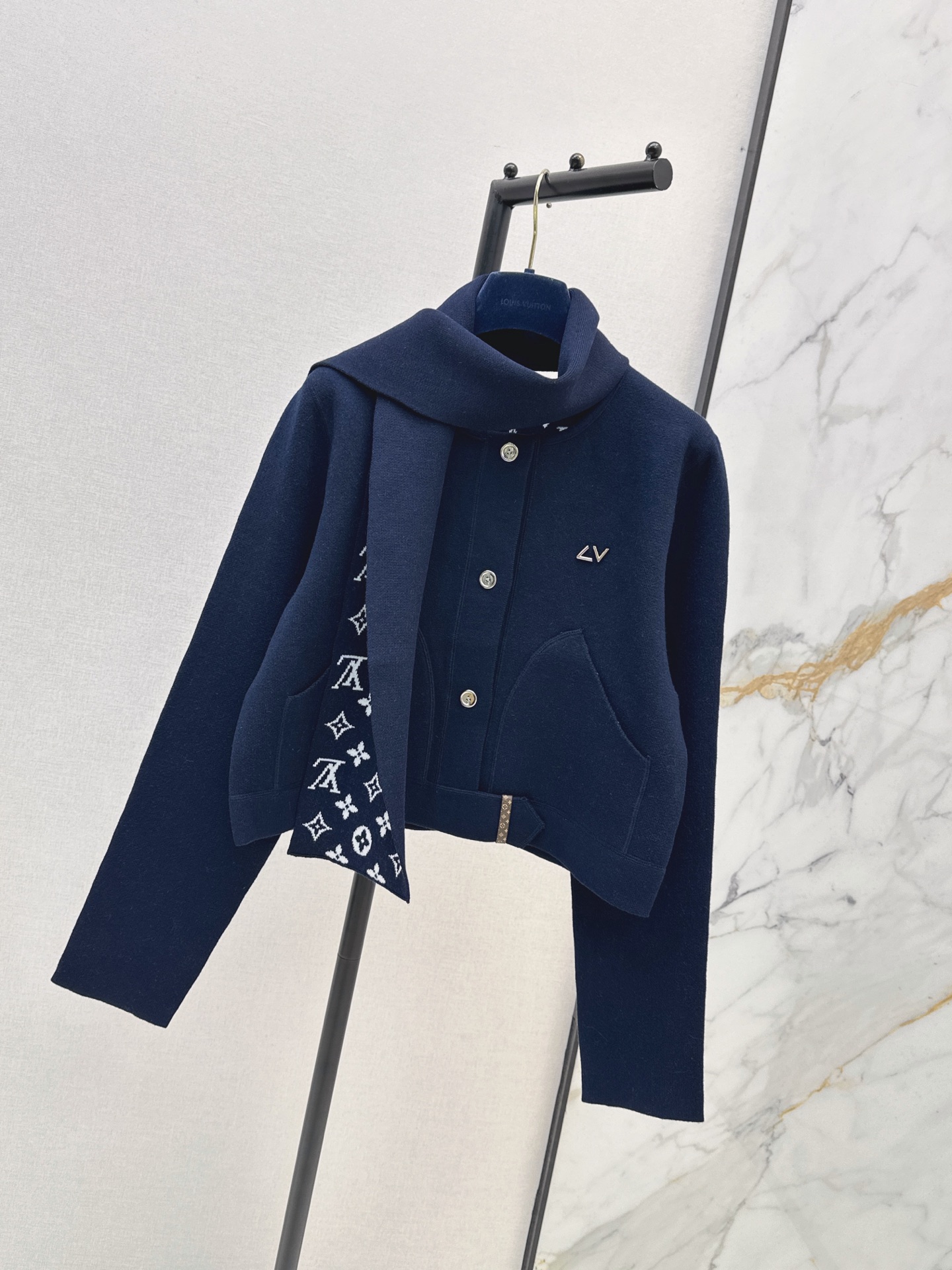 Loui 26fw scraf-collar knit jacket