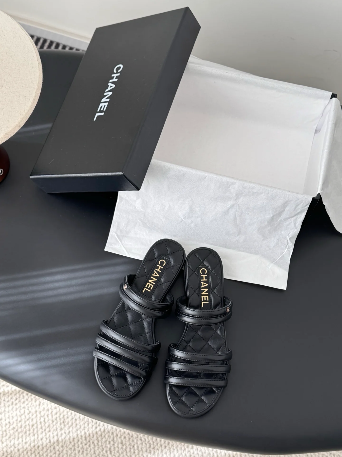 Chan 26ss sandals