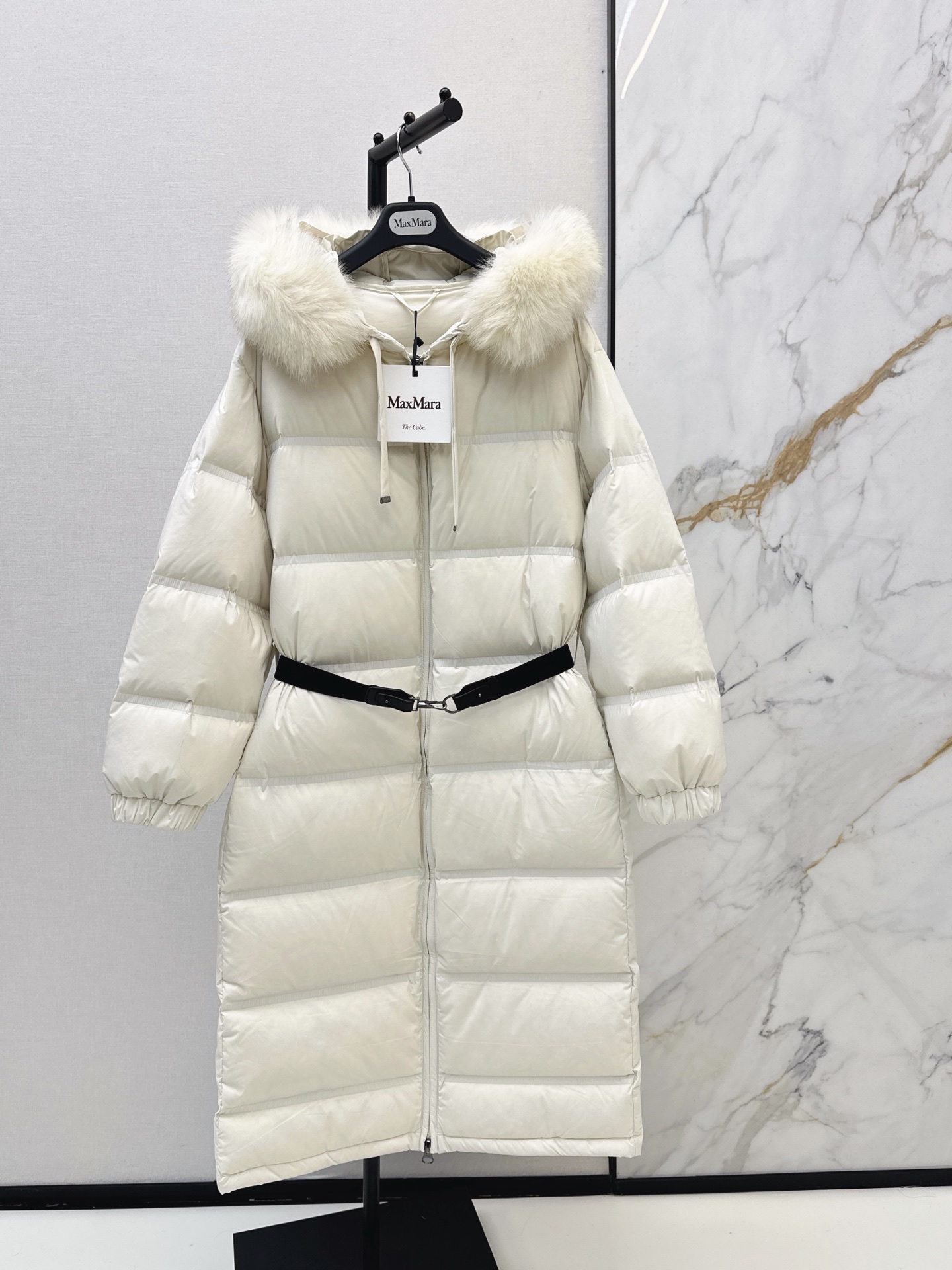 Max 26fw long belted hooded down jacket