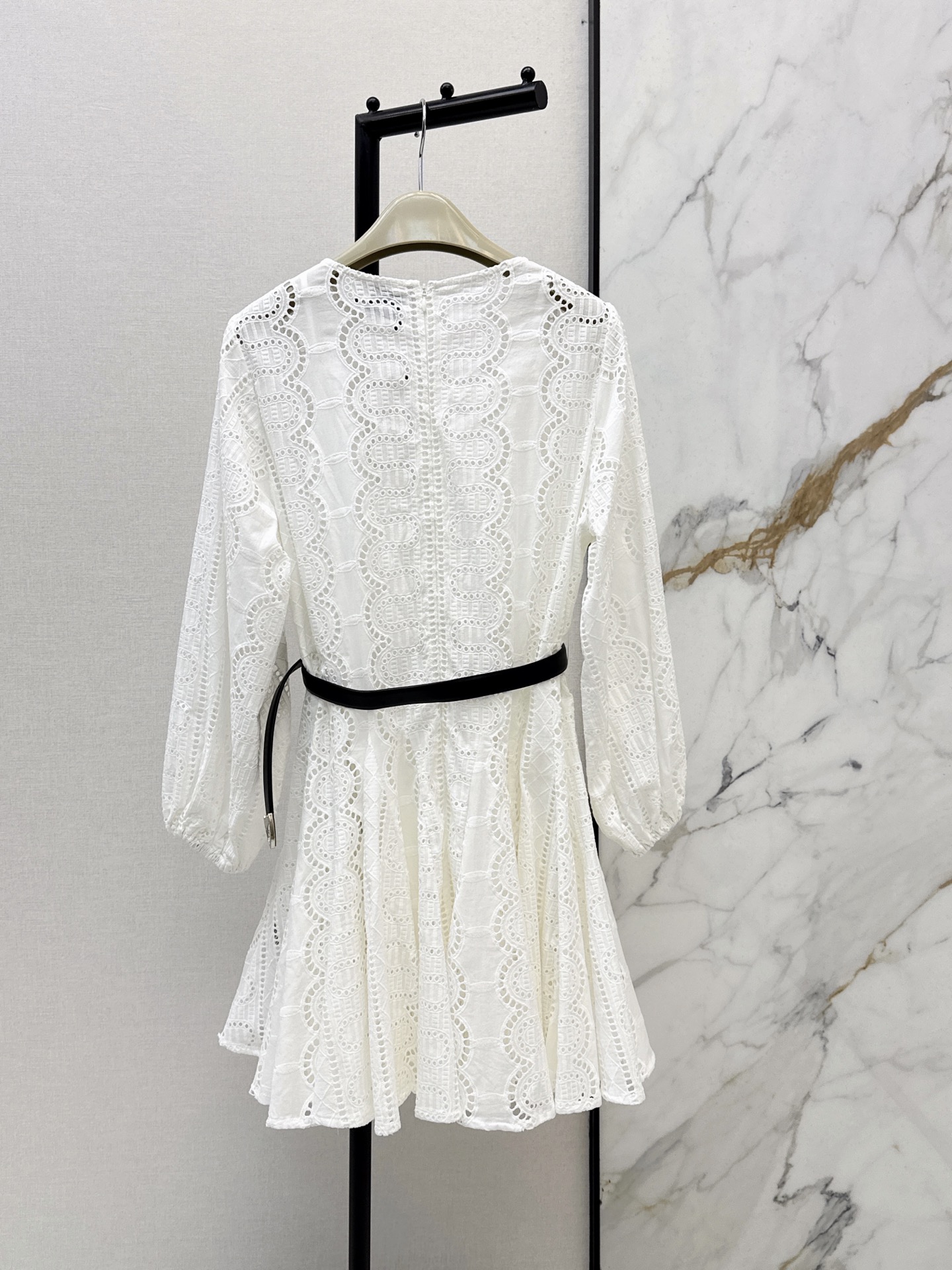 Burb 26ss embroidery belted dress