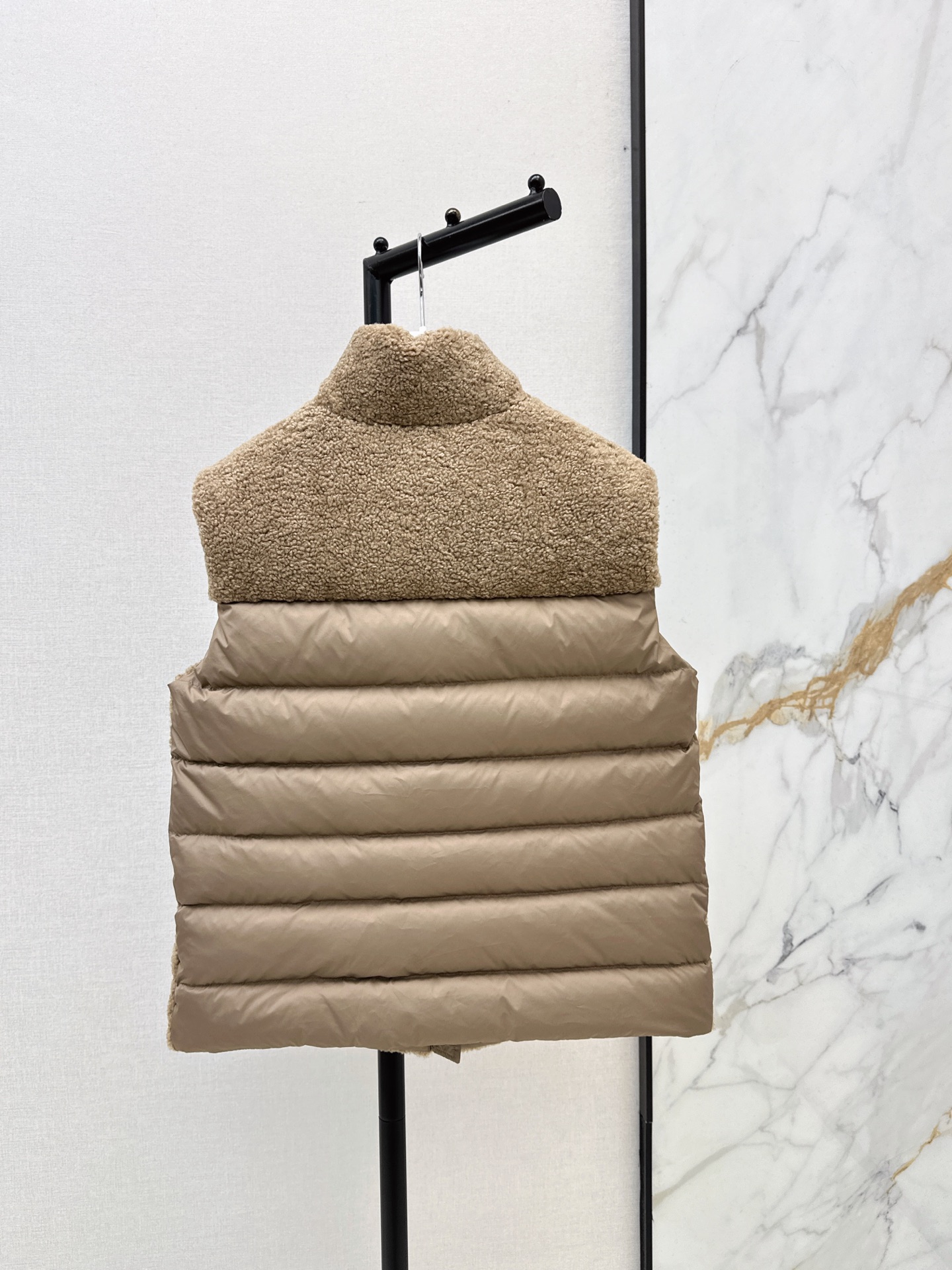 Monc 26fw shearling-fleece down vest