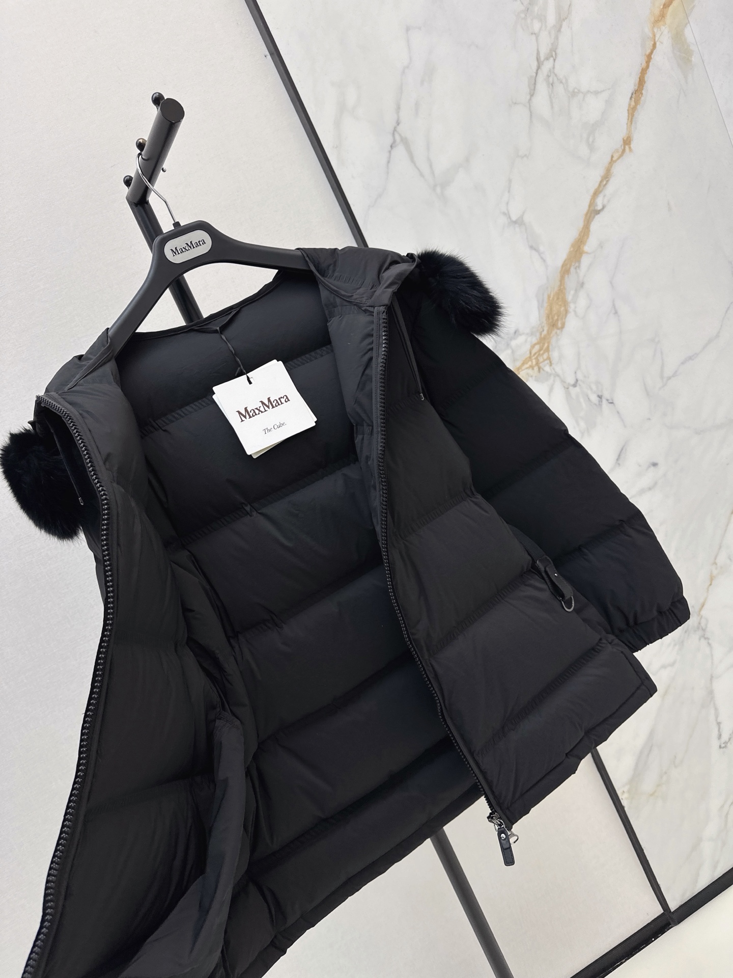 Max 26fw fur-trim hooded belted down jacket
