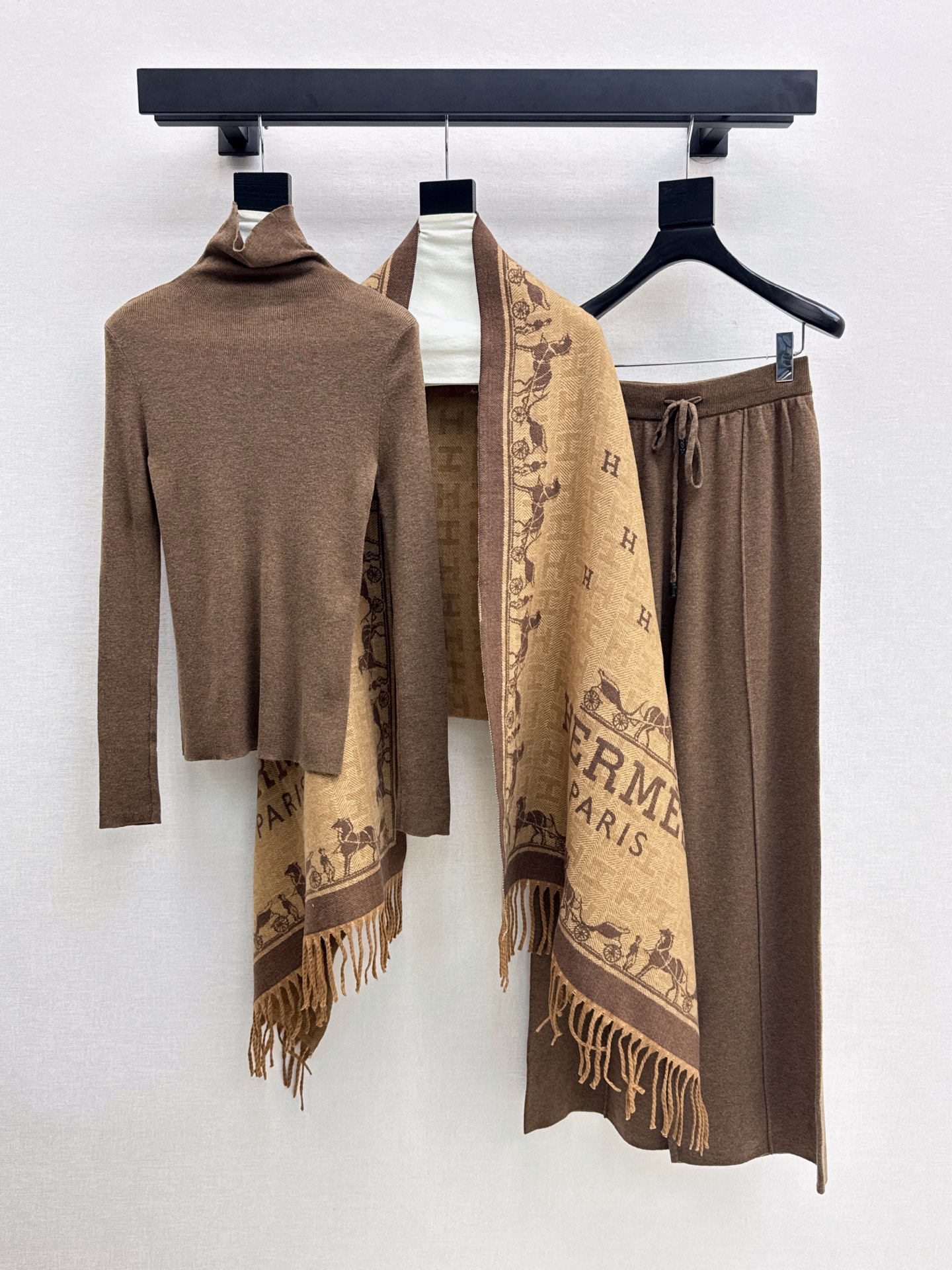 Her 26fw knit shawls basic tee pants sets