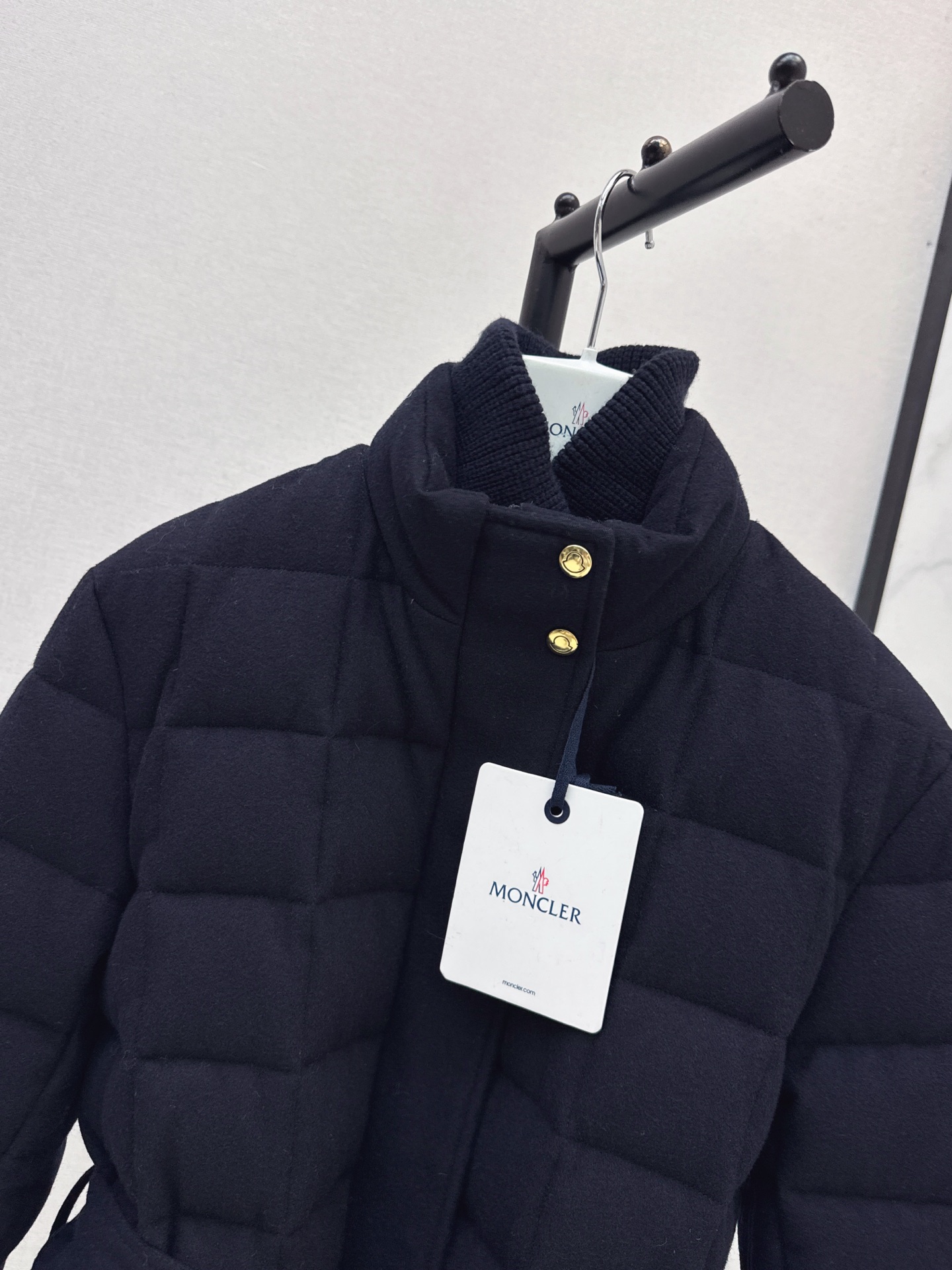 Monc 26fw belted down jacket