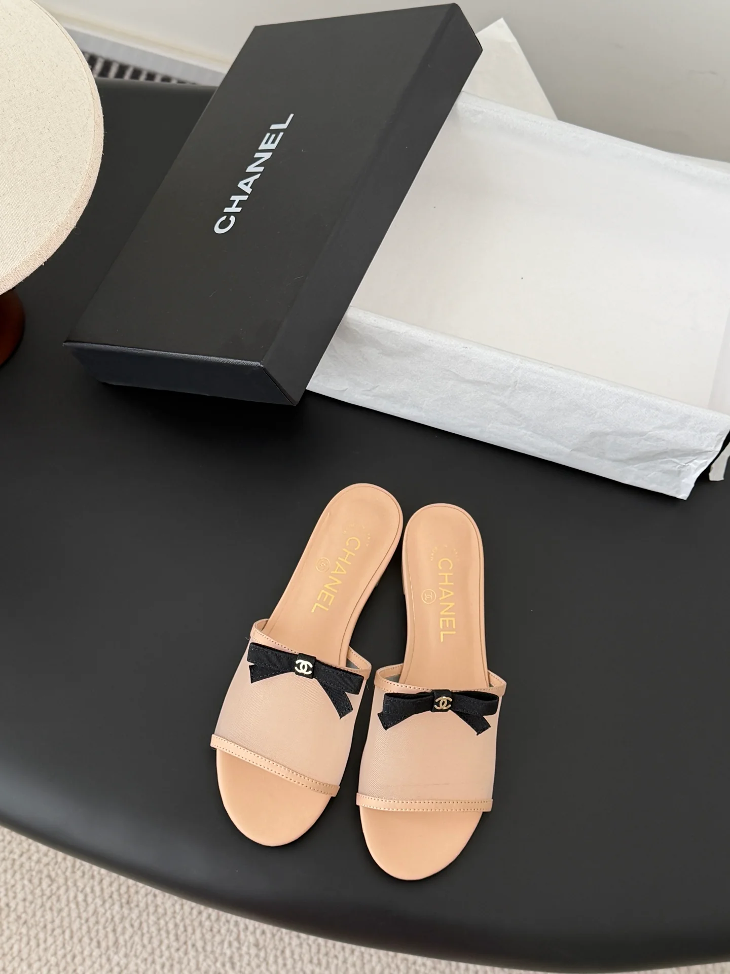 Chan 26ss bow mesh slides