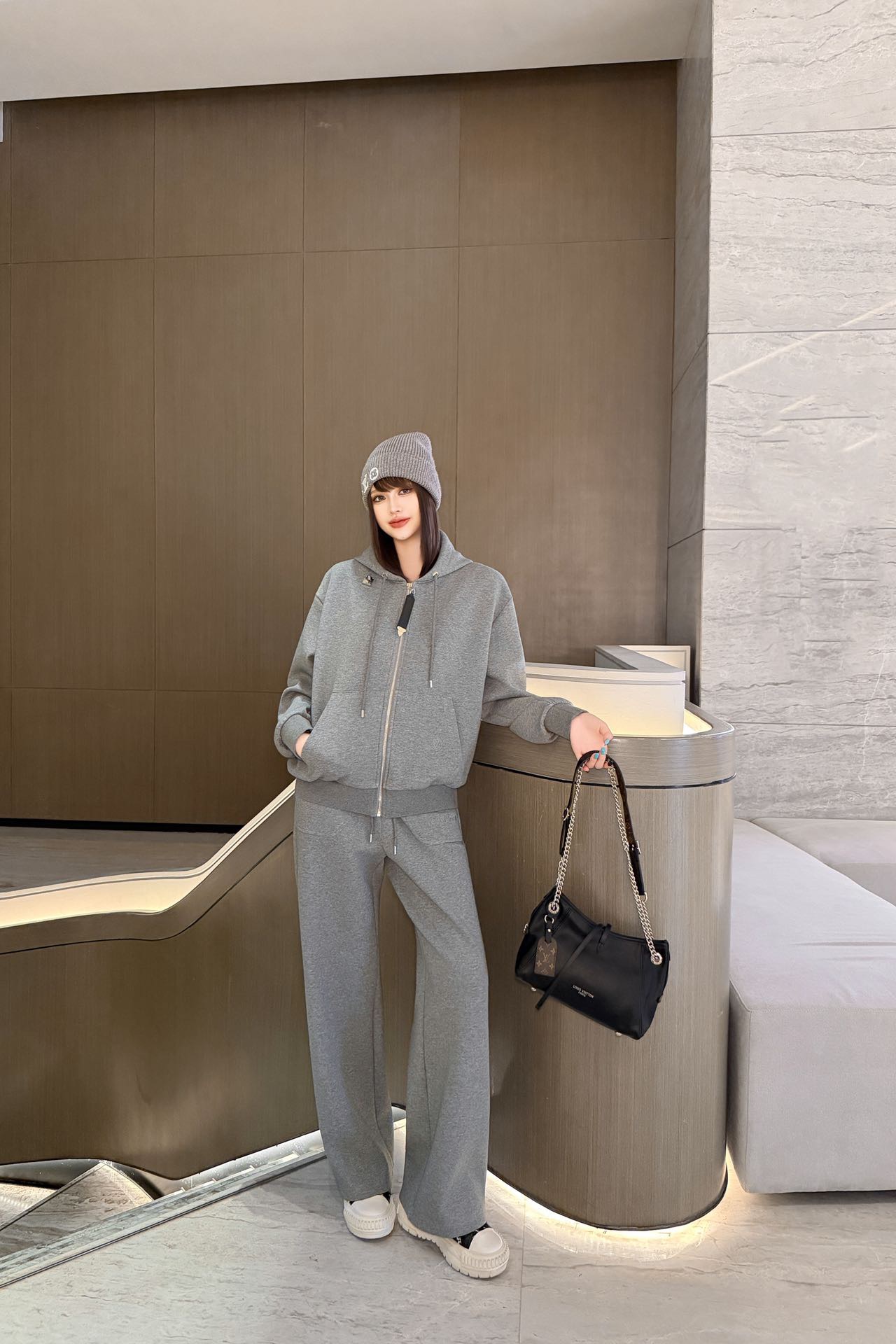 Loui 26fw hooded jacket pants sets