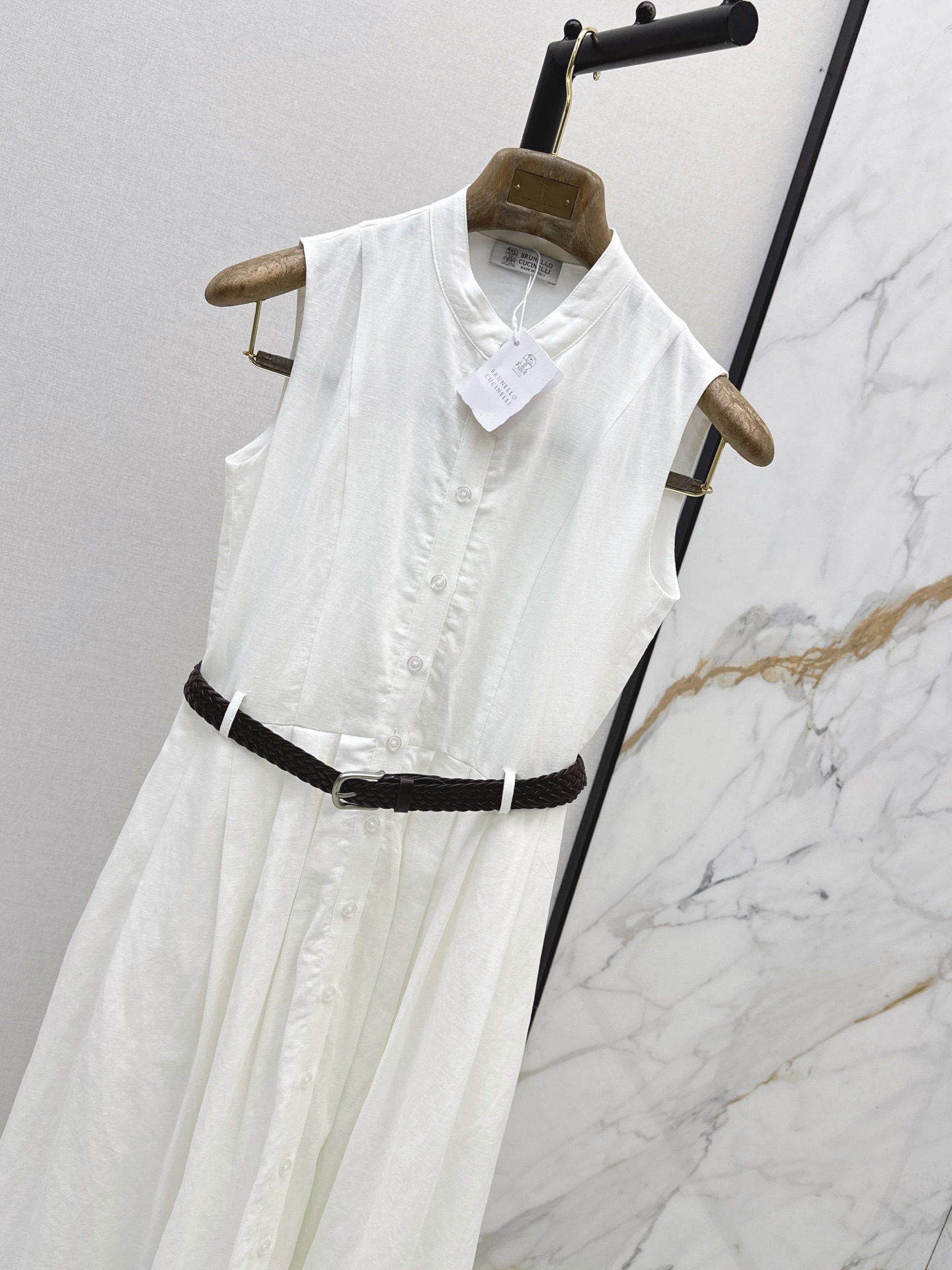 Brun 26ss sleeveless linen dress