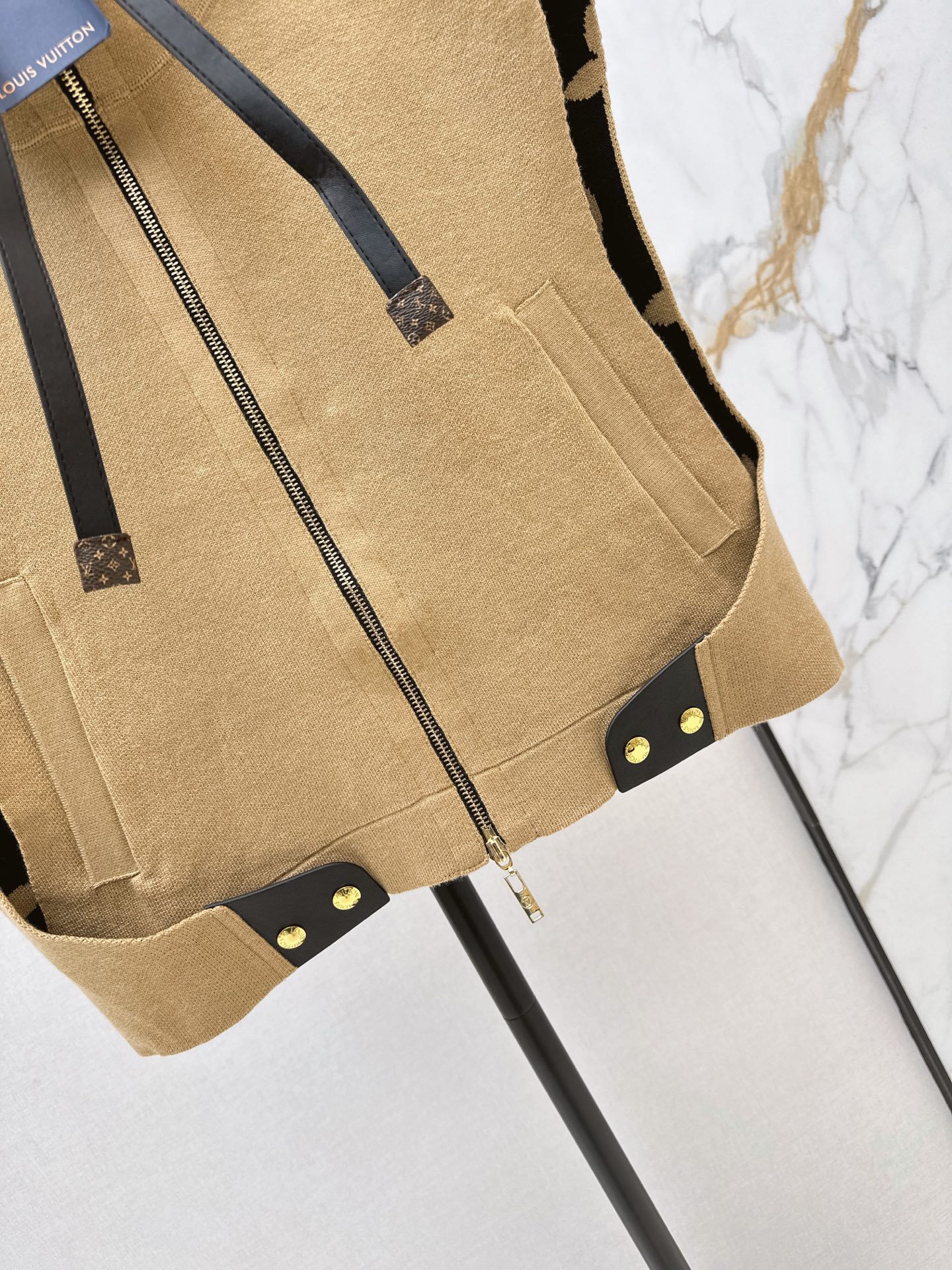 Loui 26ss hooded cape vest jacket