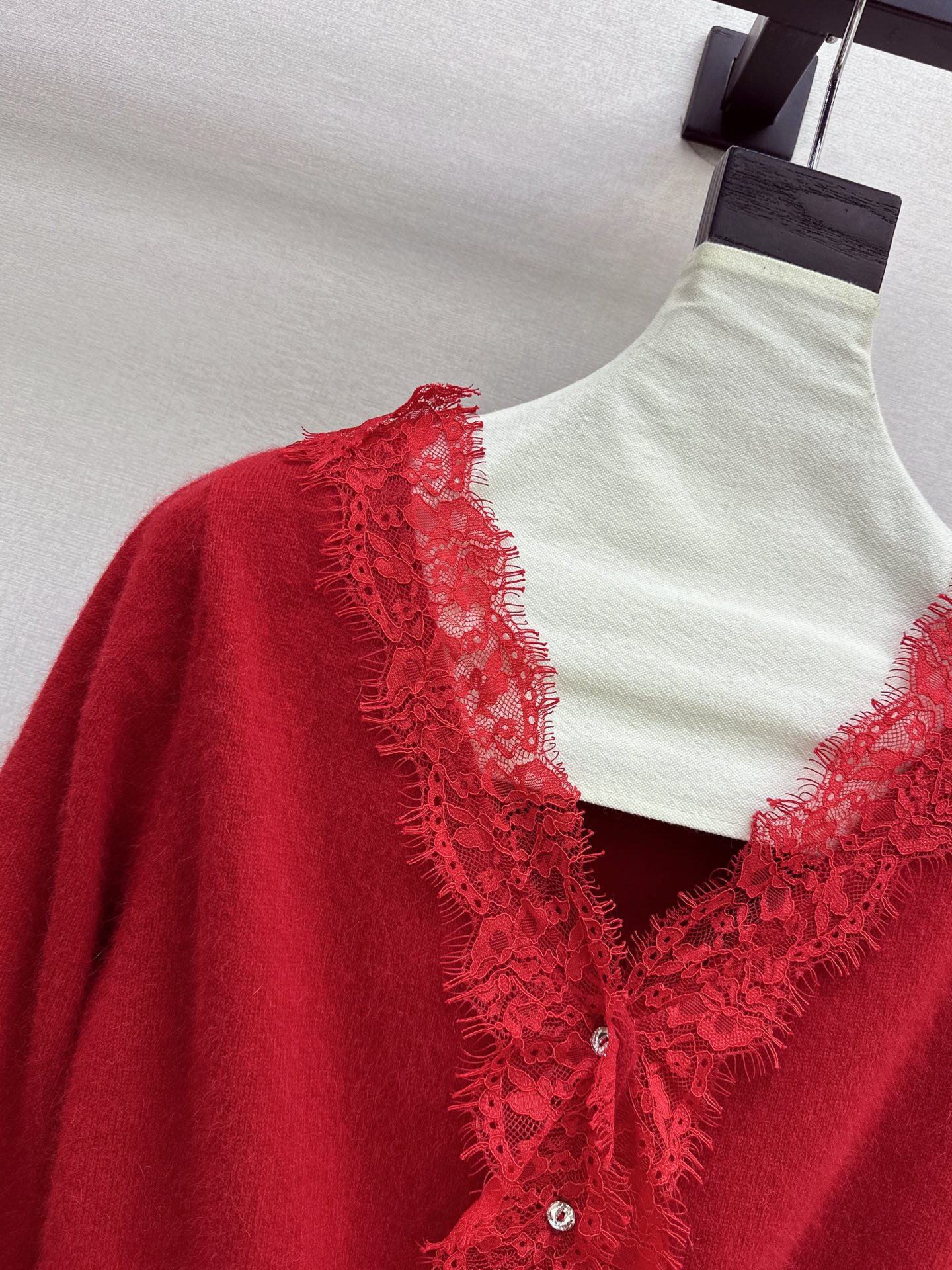 ES 26fw lace contract knit sweater