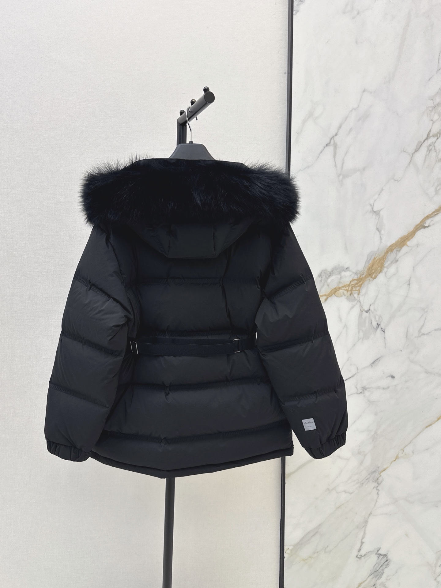 Max 26fw fur-trim hooded belted down jacket