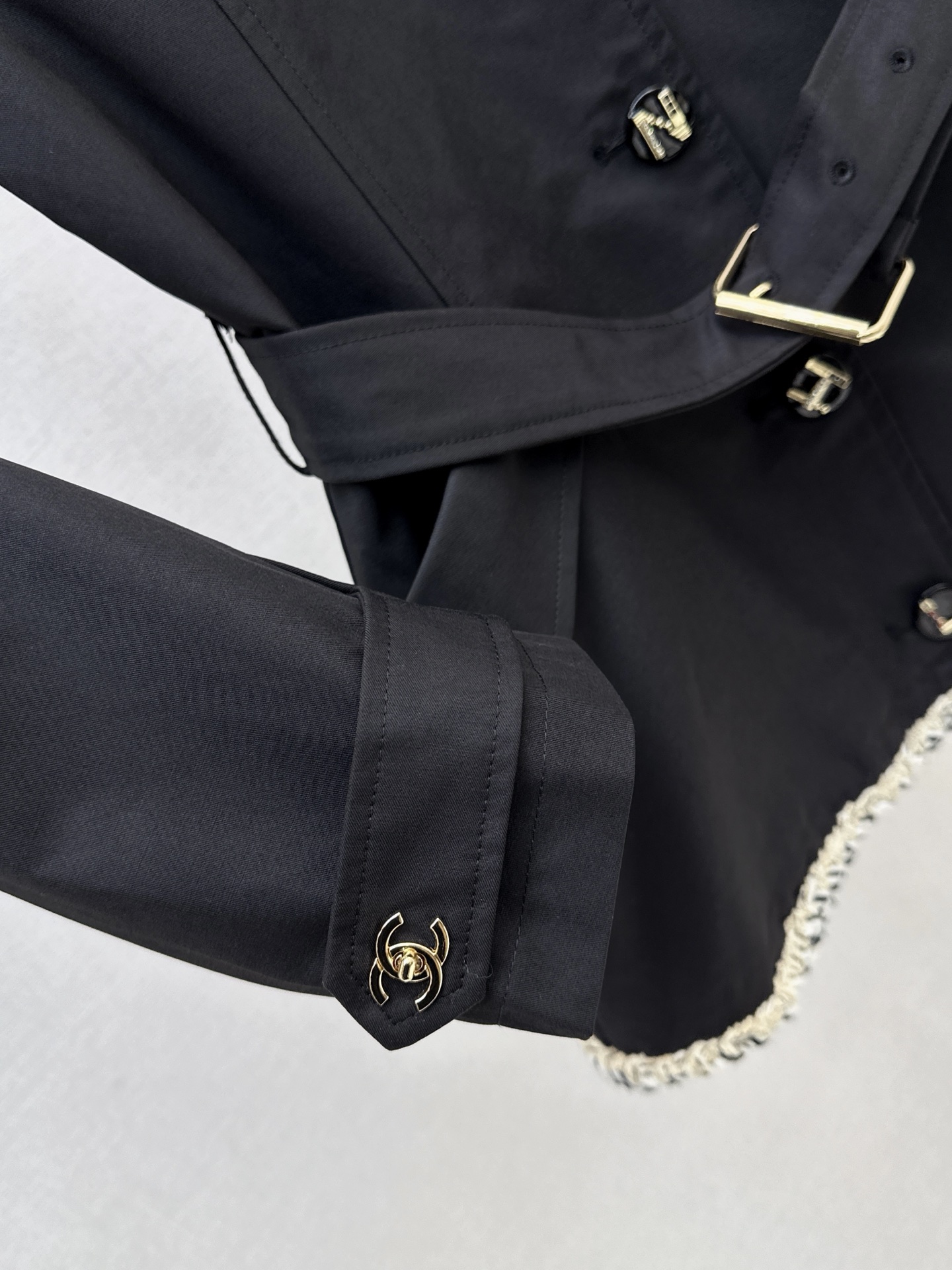 Chan 26fw belted cropped trench coats