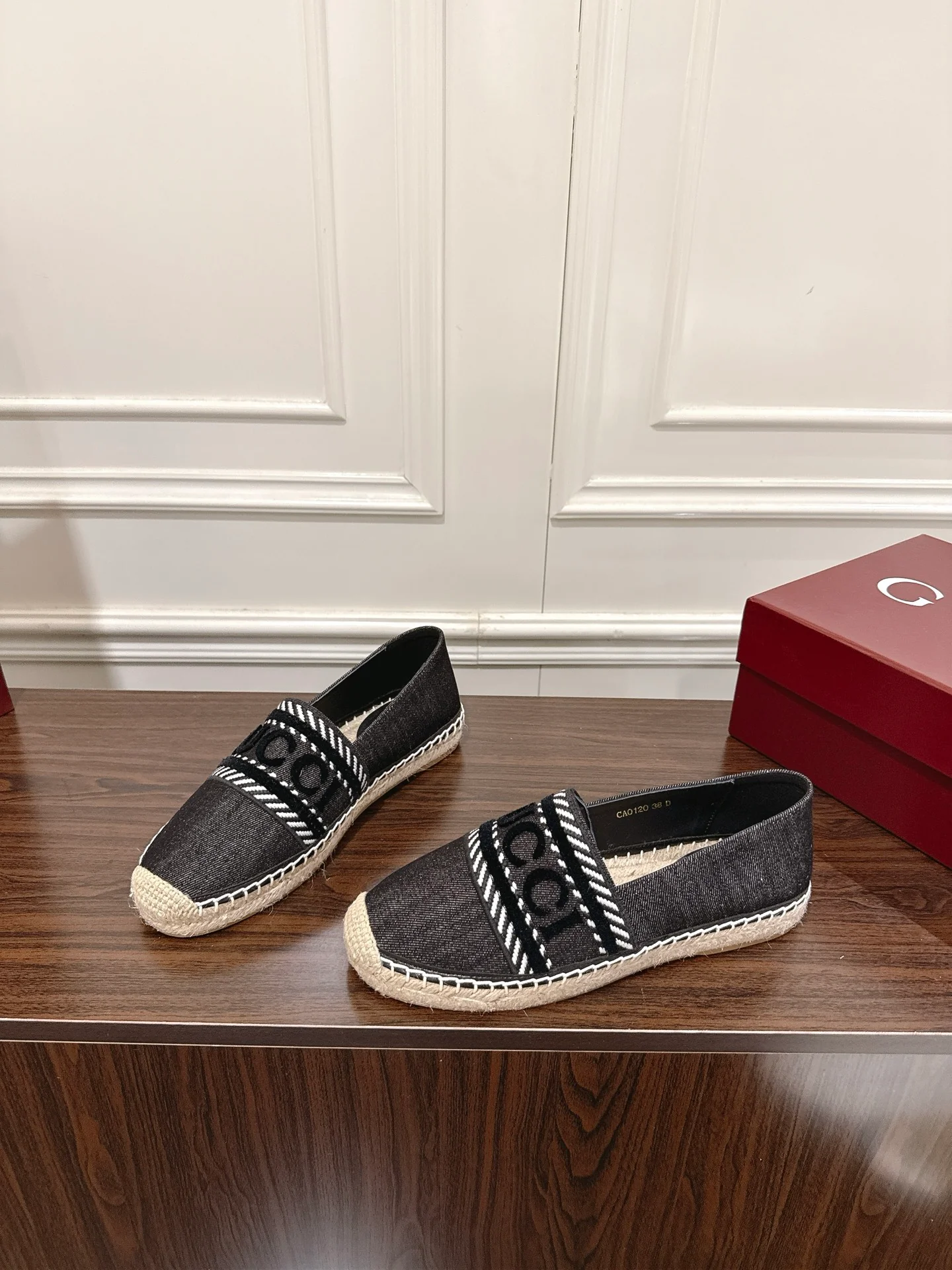 Guc 25fw espadrilles